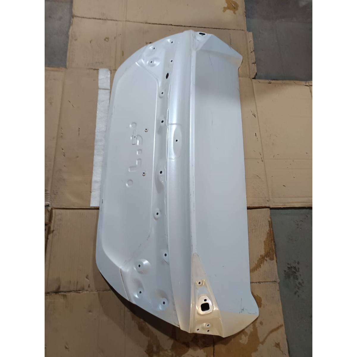 Tampa Traseira Honda Civic G10 Com Avaria Para Recuperar Branco - Imagem 2