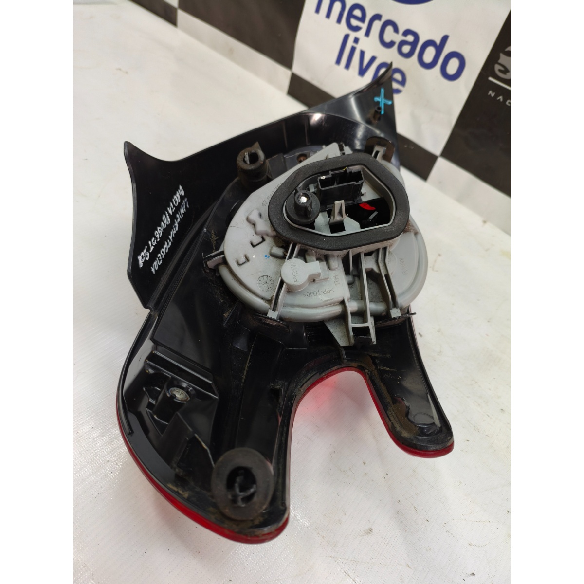 Lanterna Traseira Direita Peugeot 208 13/16 9677327780 Orig Direito/passageiro Vermelho/cristal - Imagem 6