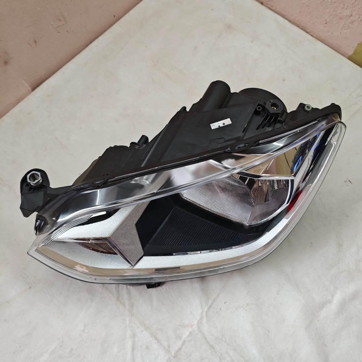 Farol Esquerdo Volkswagen Up 2018 a 2021 Original - Imagem 4