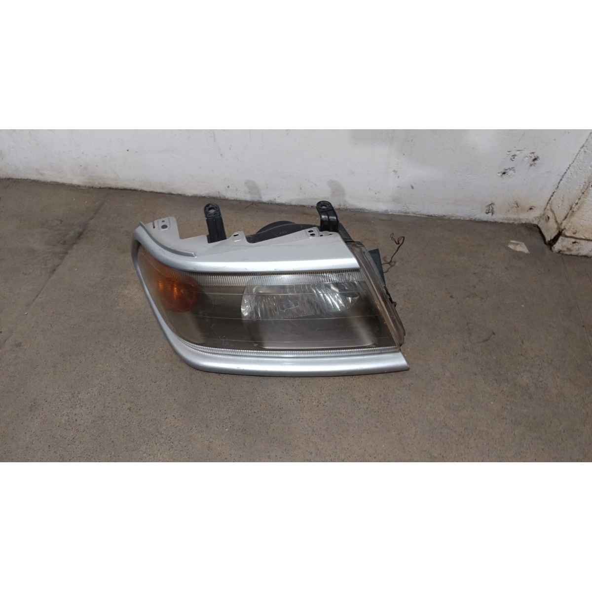 Farol Direito Mitsubishi Pajero Sport 1997 A 2008 Original Direito/passageiro