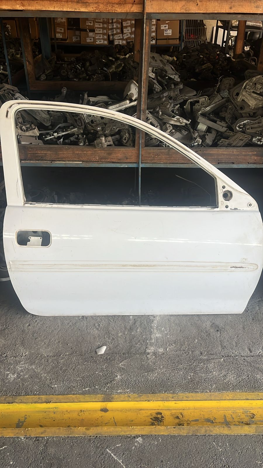 PORTA DIANTEIRA CORSA 94/17 BRANCA LD @ - Imagem 1