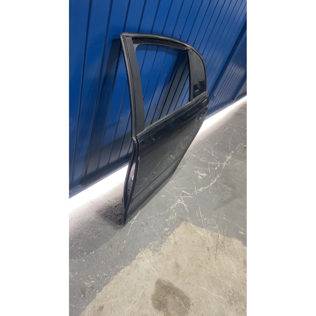 Porta Traseira Esquerda Polo Sedan 2005 Dianteira Esquerda Preto - Imagem 2