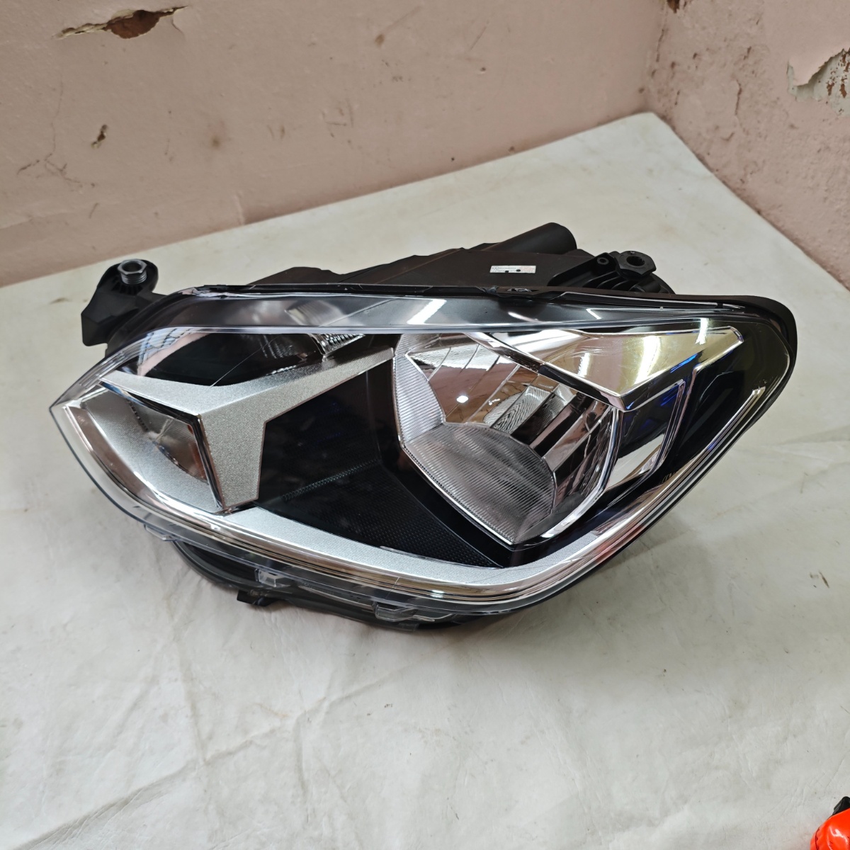 Farol Esquerdo Volkswagen Up 2018 a 2021 Original - Imagem 3