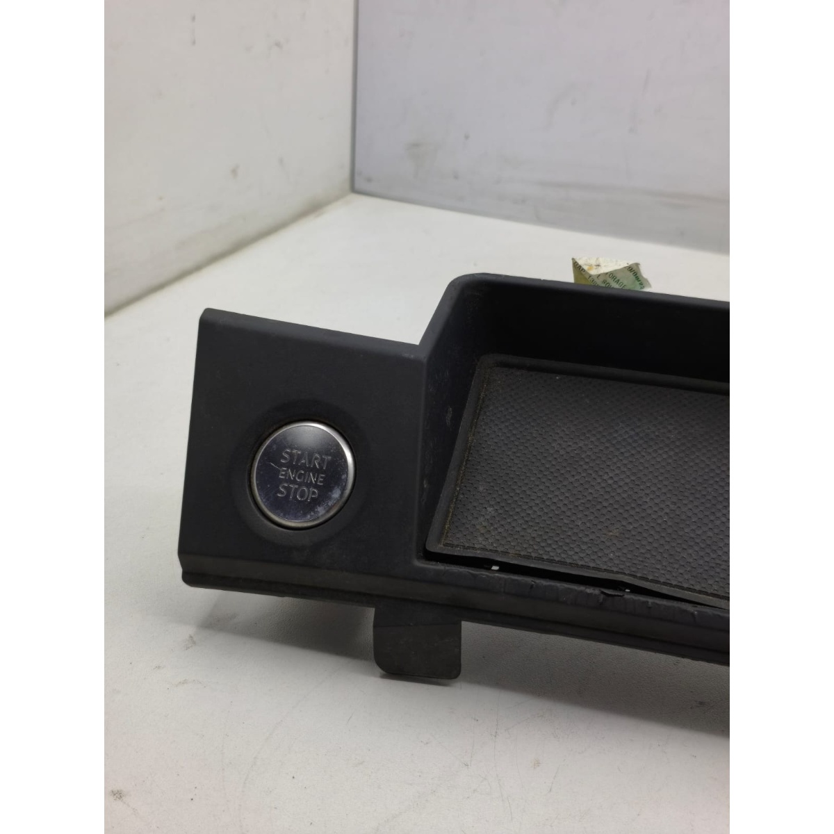 Acabamento Tomada Usb Console Audi Q5 2020/2024 - Imagem 4