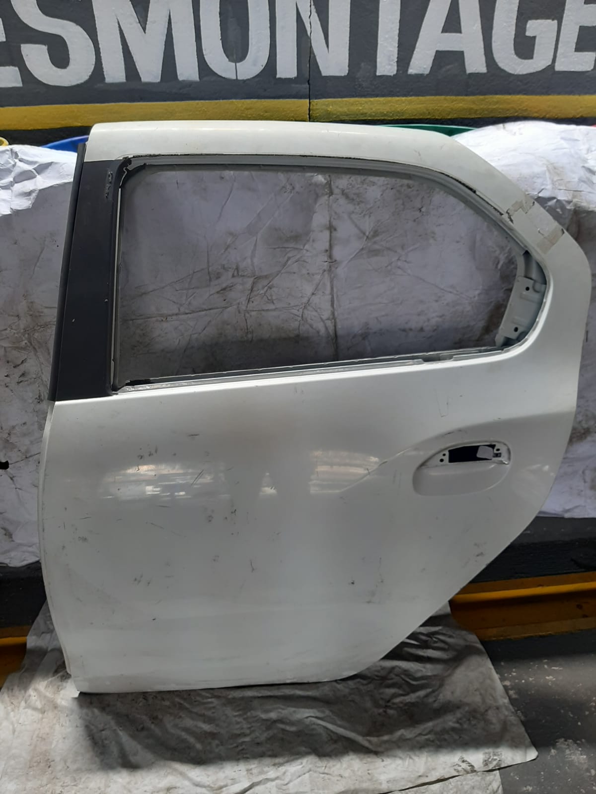 PORTA TRASEIRA LOGAN 20014/2022 LADO ESQUERDO