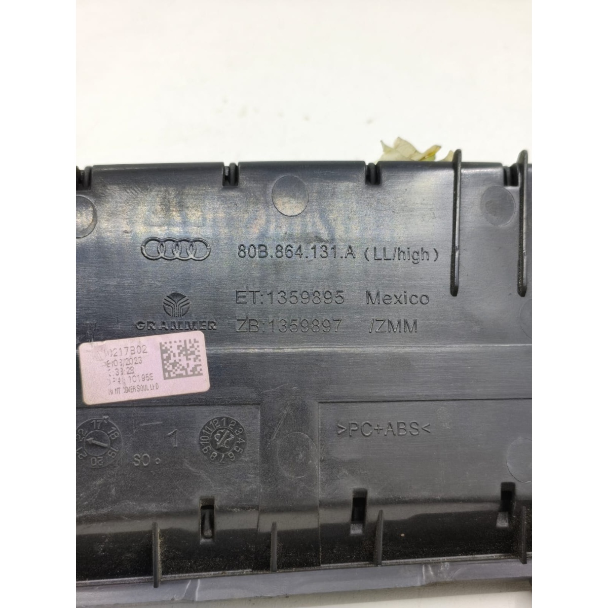Acabamento Tomada Usb Console Audi Q5 2020/2024