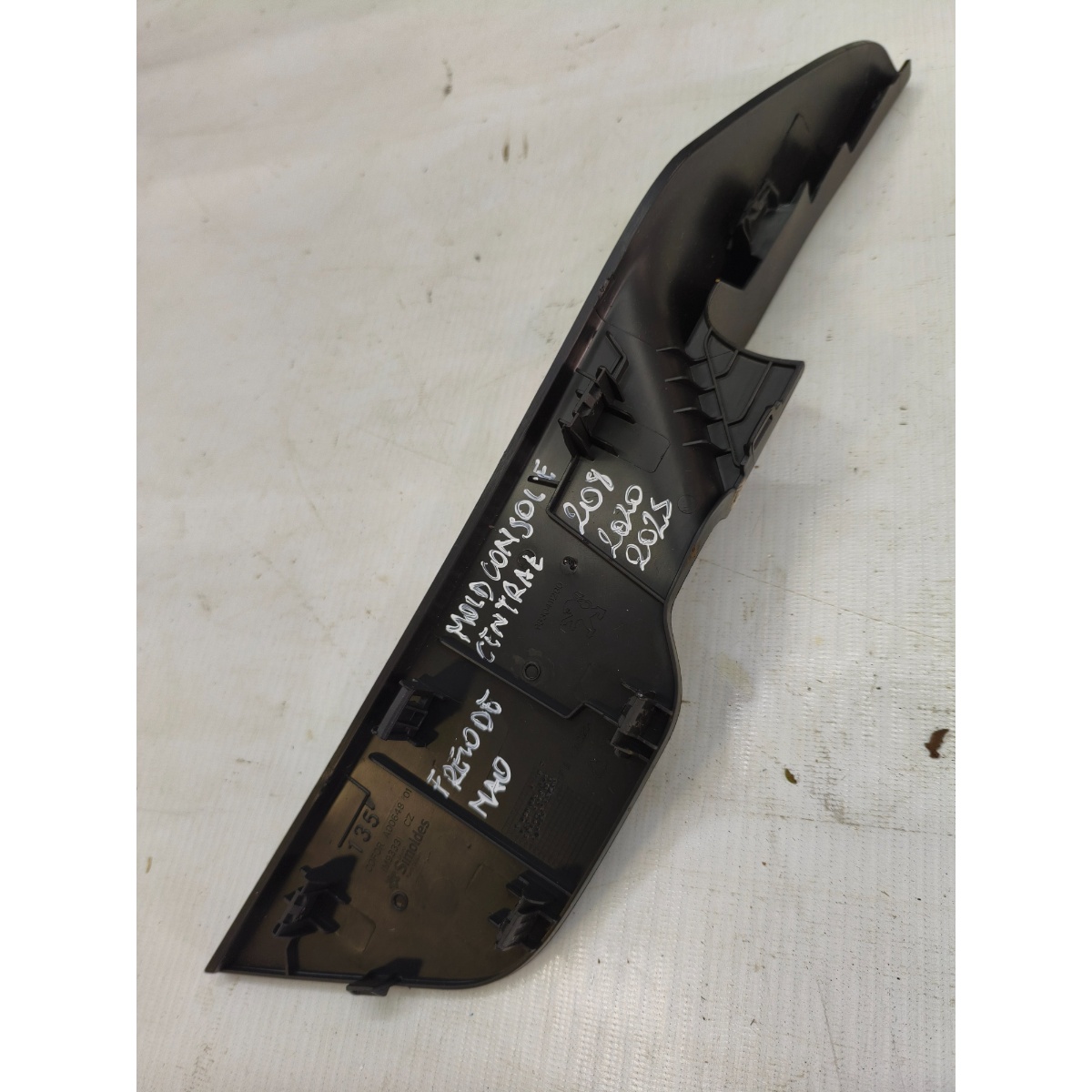 Moldura Console Central Freio Mao Peugeot 208 9830411280 - Imagem 5