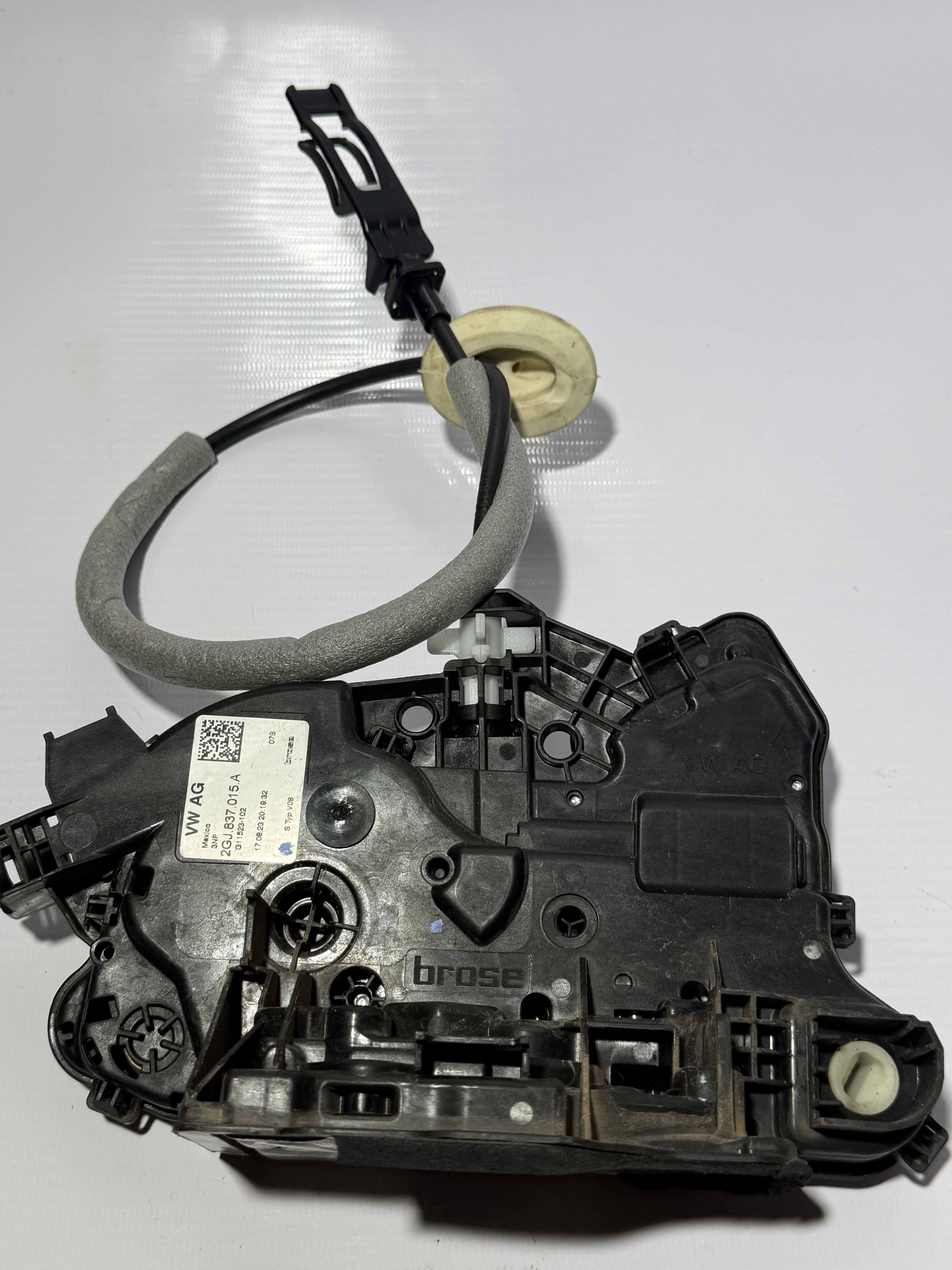 Fechadura Dianteira Esquerda VW Polo Track 2GJ837015A