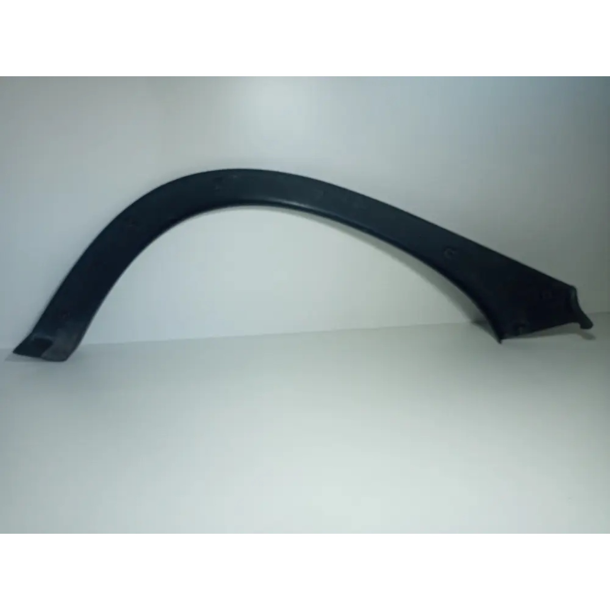 Moldura Traseira Direita Corsa Hatch 1995 -2001 93251672 - Imagem 4