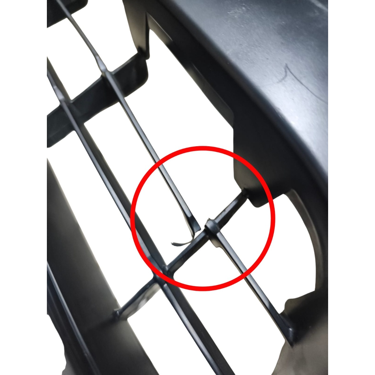 Grade Parachoque Toyota Hilux 2021/2023 531110kb90 c/Detalhe - Imagem 6