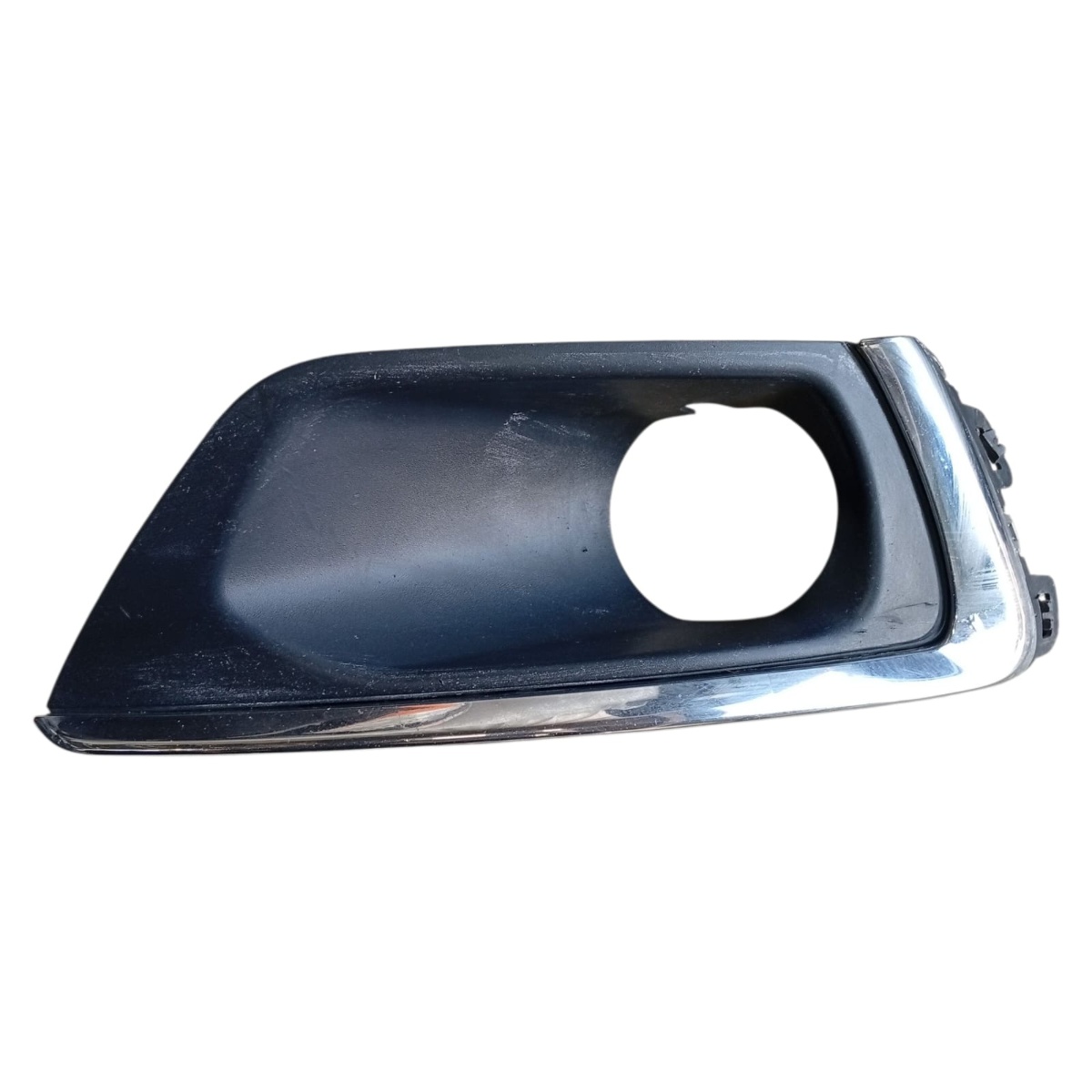 Moldura Farol Milha Esquerda Chevrolet Cobalt 2016 2022 Preto Esquerdo - Imagem 3