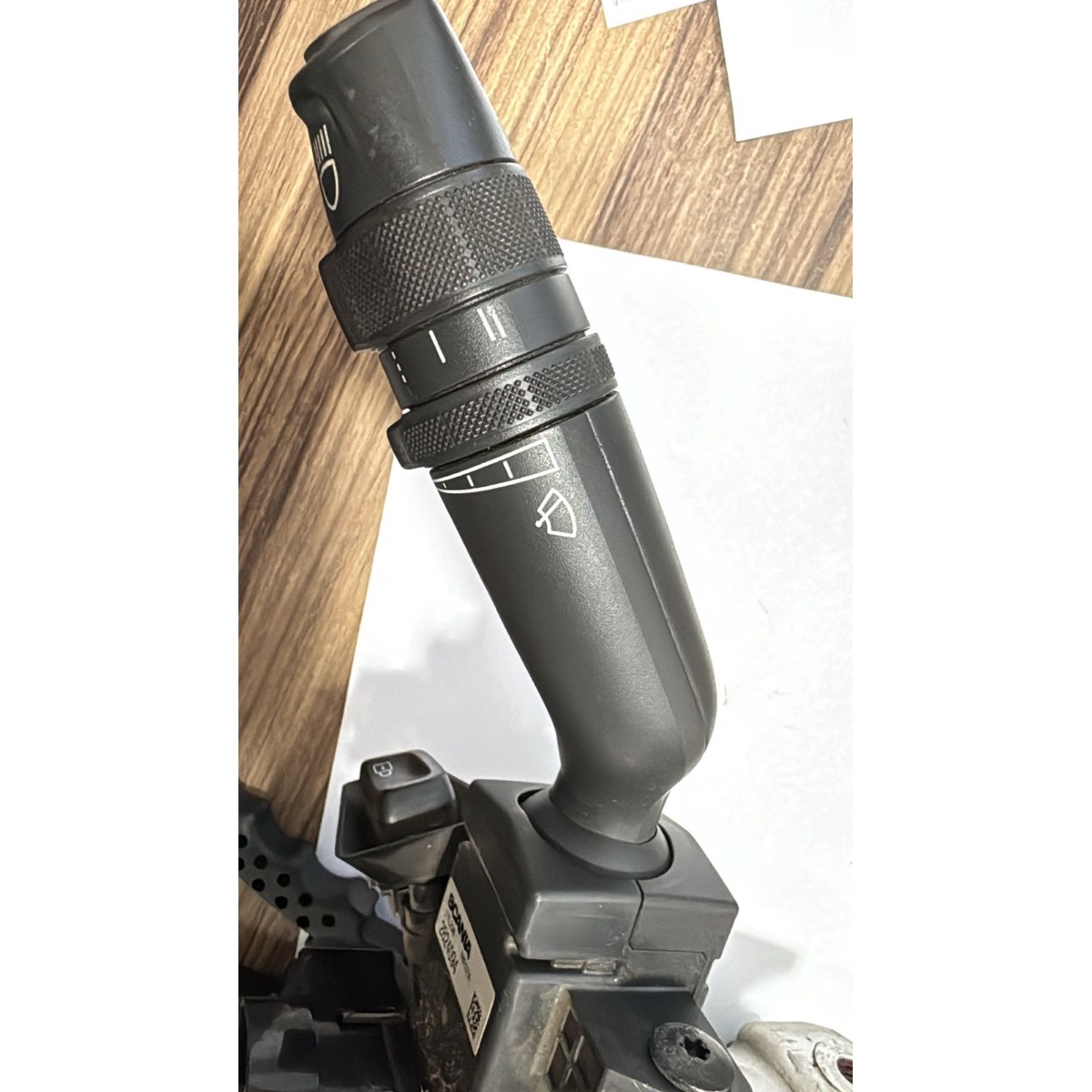 Chave Interruptor Seta Scania NTG 2824094 - Usado - Imagem 1
