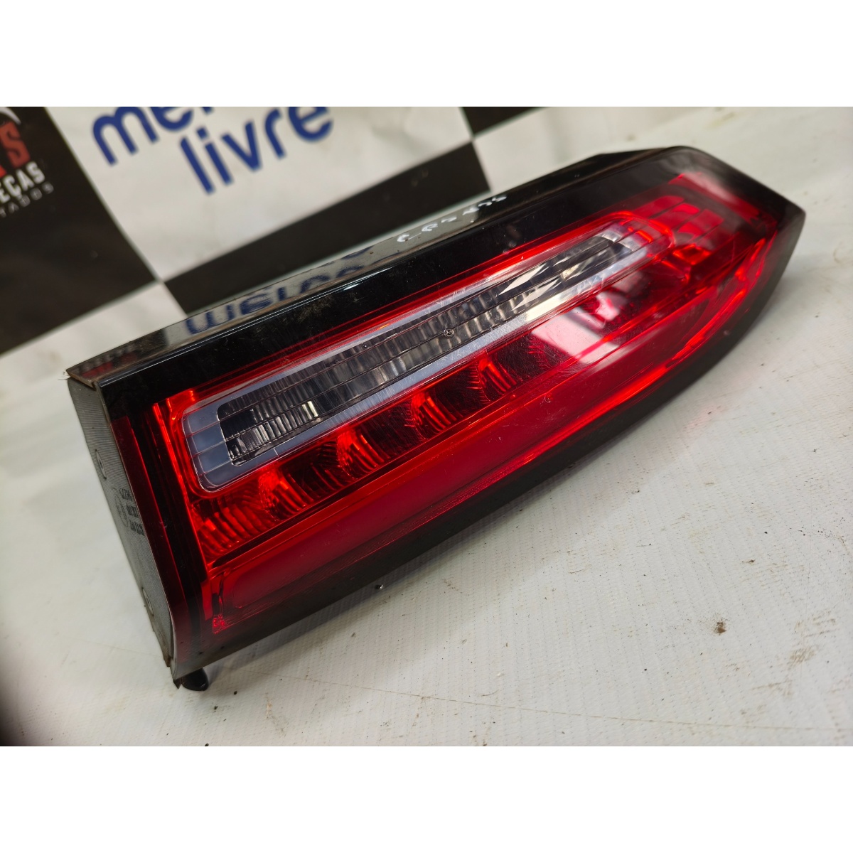 Lanterna Traseira Mala Direita Fiat Cronos 1470804-1 Mopar Direito/passageiro Vermelha / Branca - Imagem 7