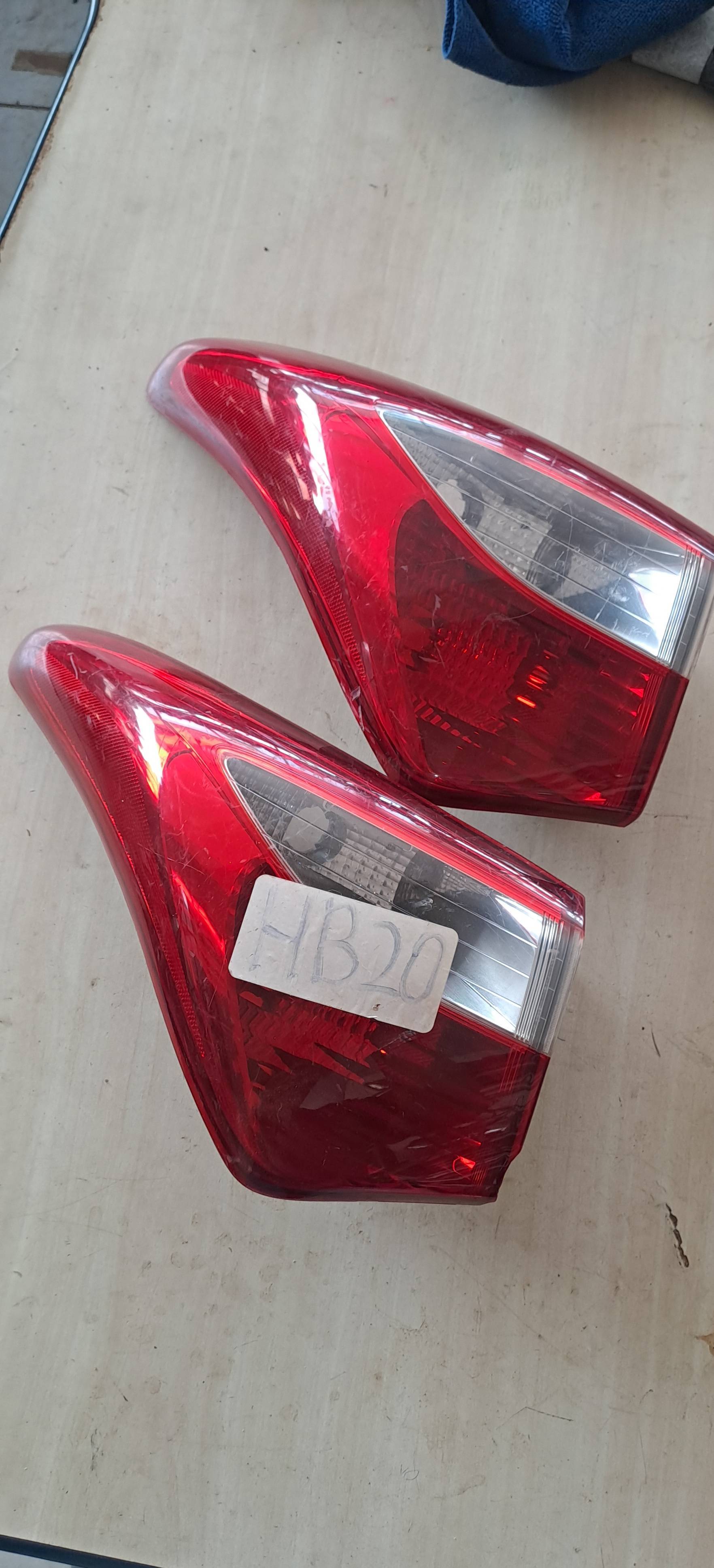 Lanterna Traseira HB20 Hatch 2015 - Imagem 1