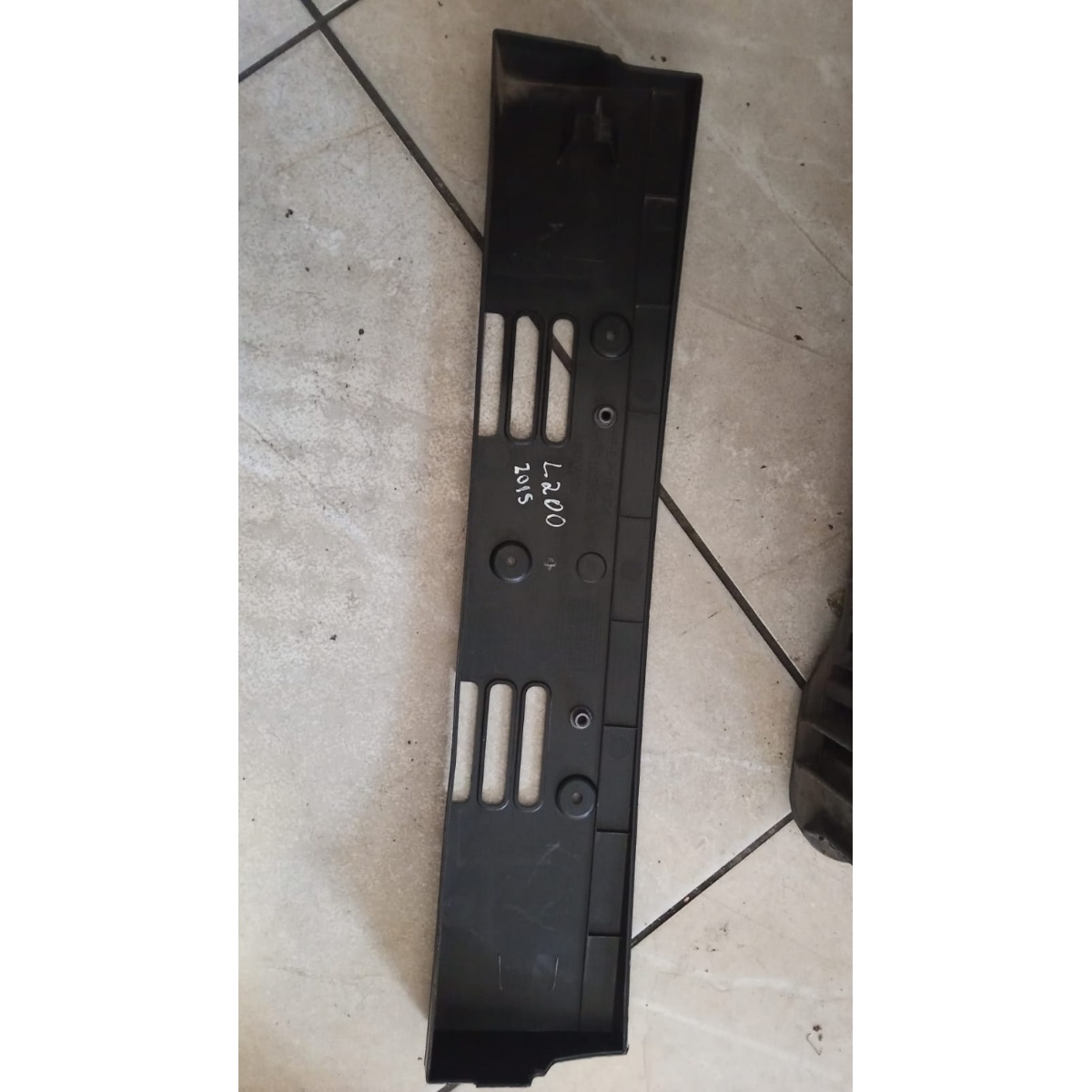 Suporte Placa Dianteiro L200 2015 Código 6430a355 Preto - Imagem 2