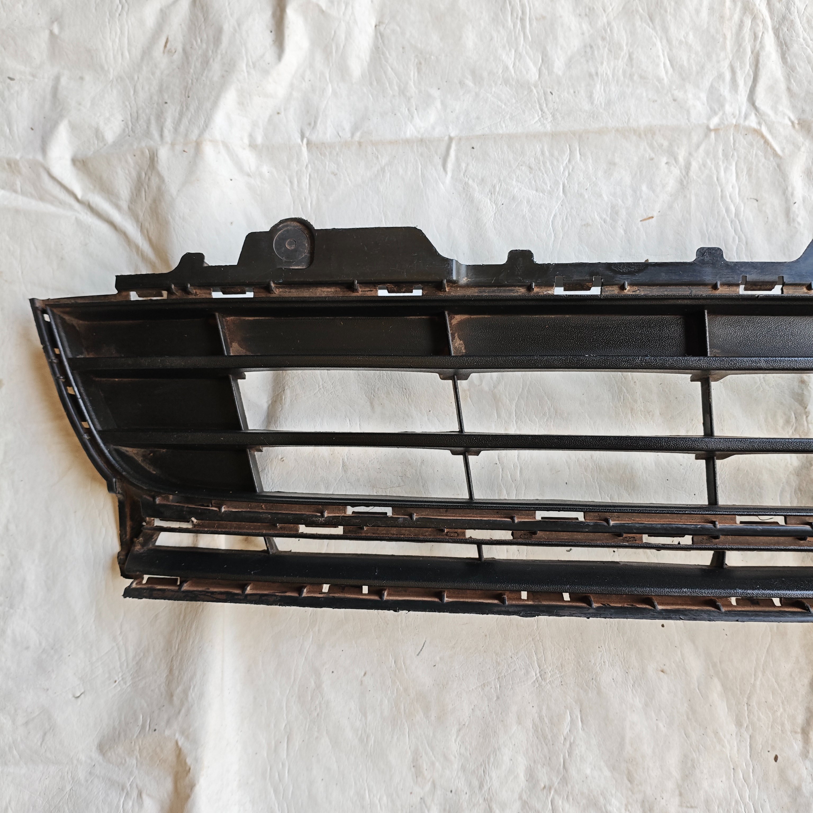 Grade de Ventilação Para-choque Volkswagen CrossFox 2015/19 - Imagem 4