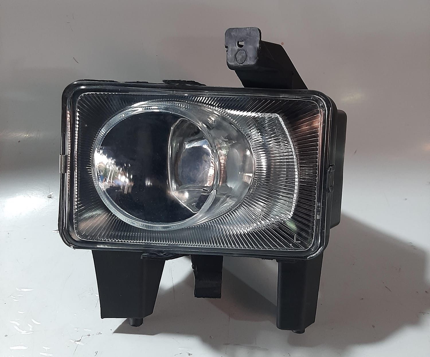 FAROL AUXILIAR MONTANA 2011/2016 LADO ESQUERDO NOVO