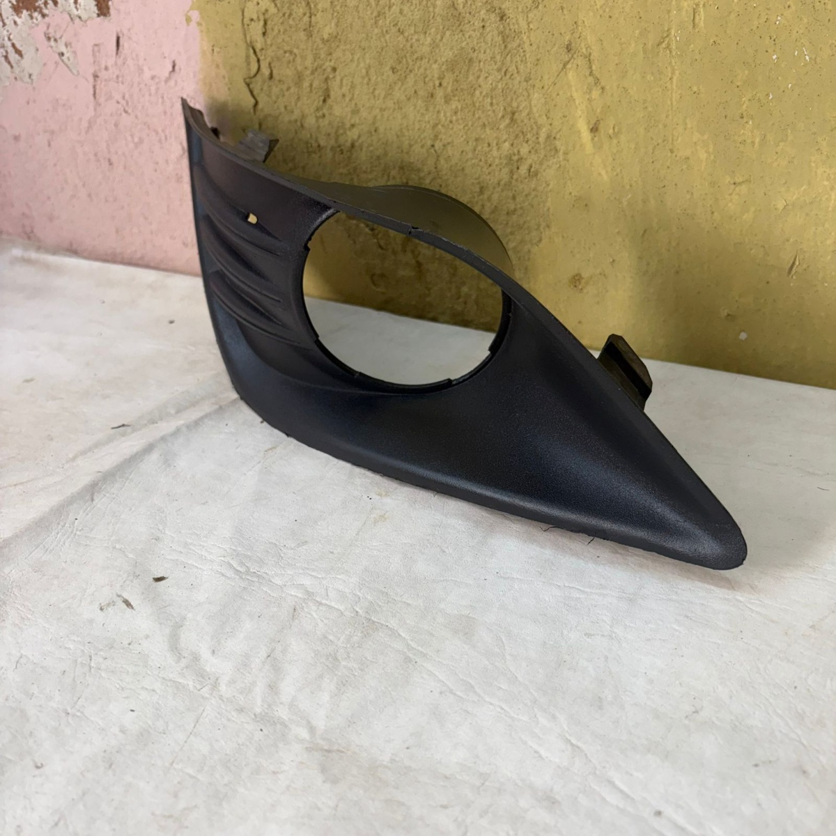 Moldura de Milha Esquerda Ford Focus 2009 a 2013 - Imagem 2
