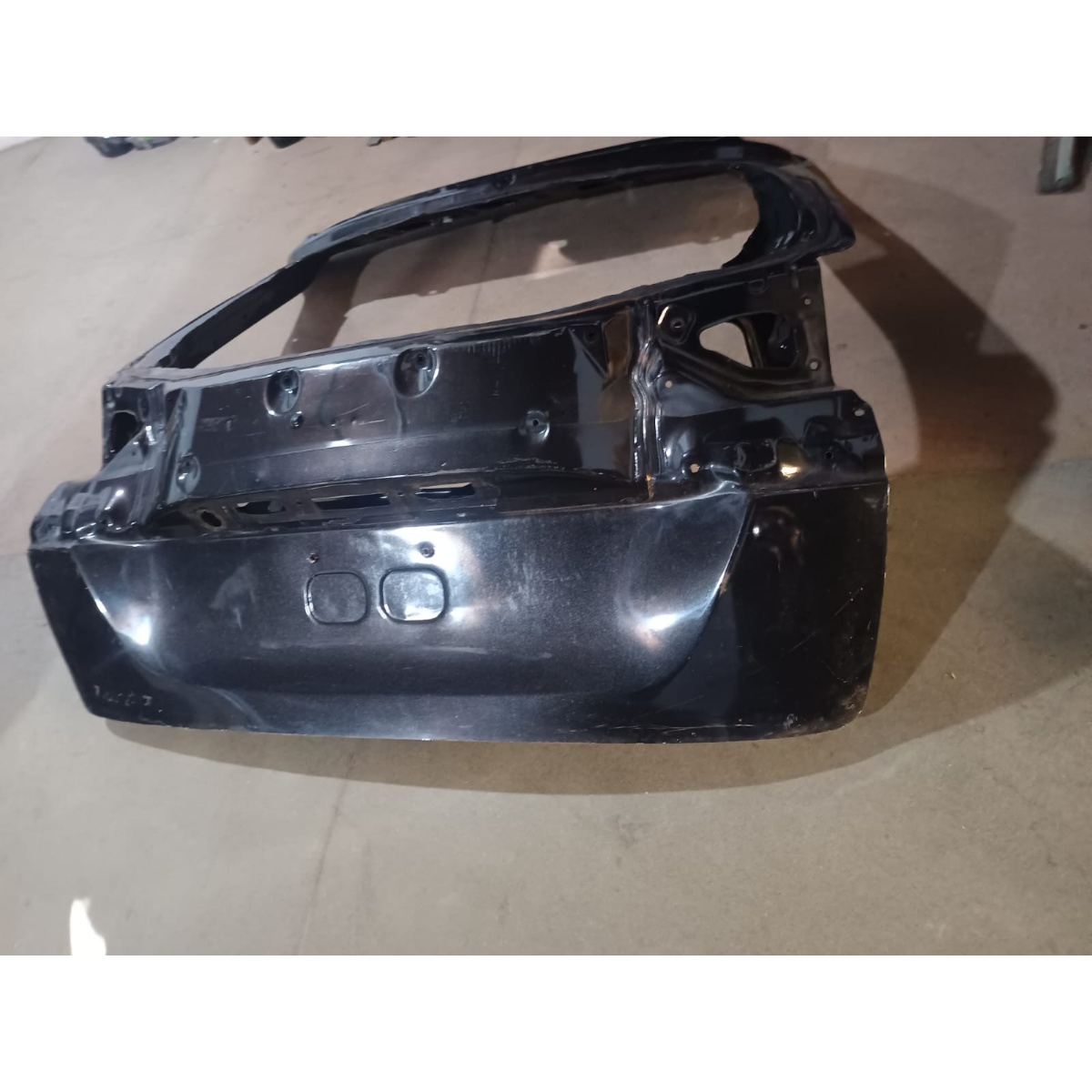 Tampa Traseira Mitsubishi Eclipse Cross 2024 Preto - Imagem 3