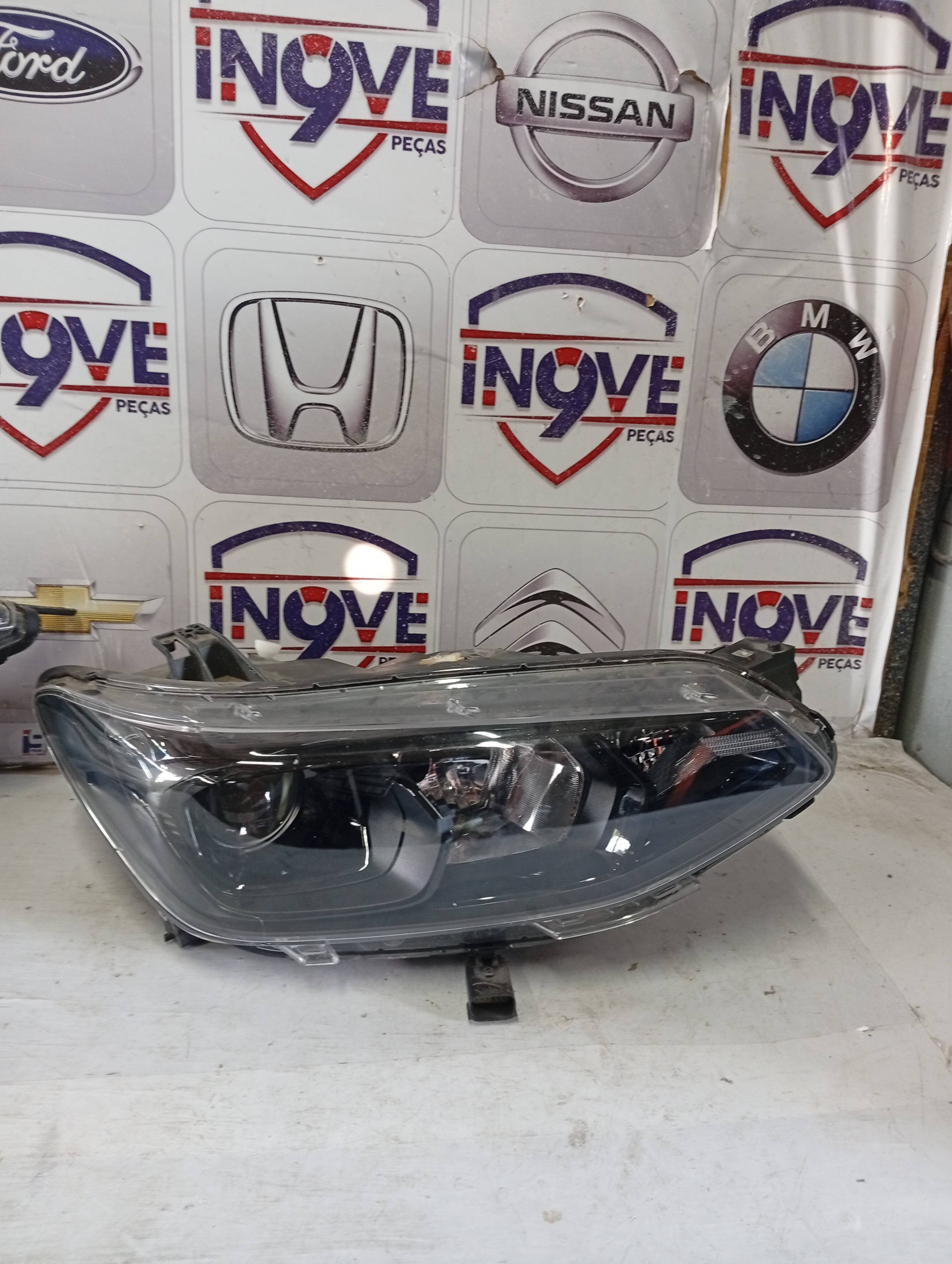 Farol Dianteiro Esquerdo Chevrolet Tracker 2022-2023