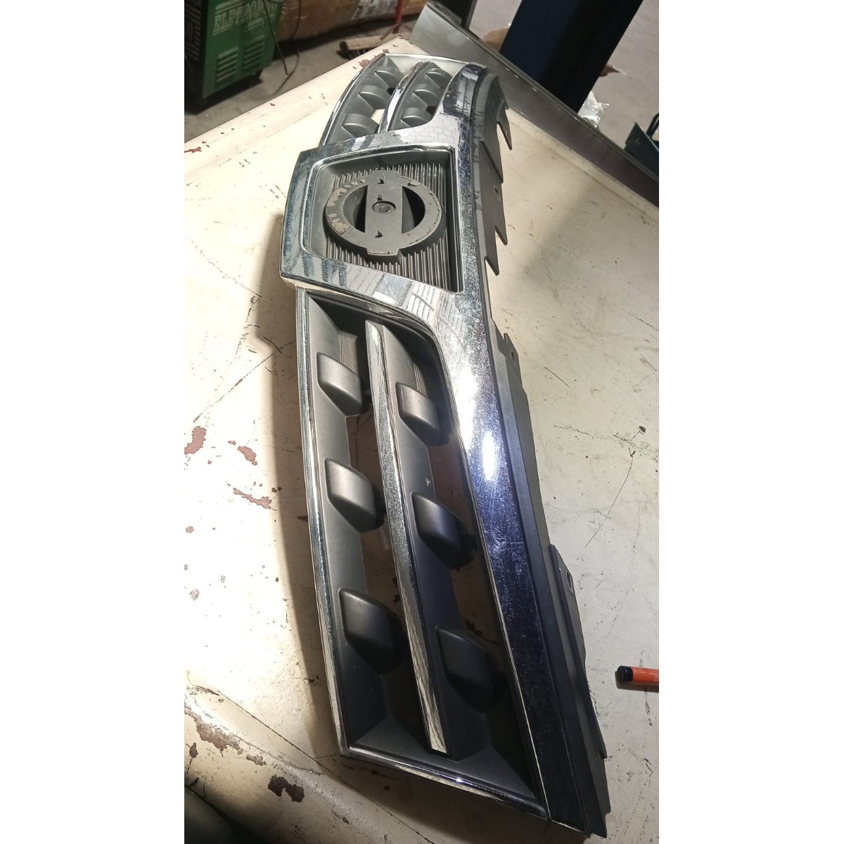 Grade Dianteira Grand Livina 09/14 C/ detalhe