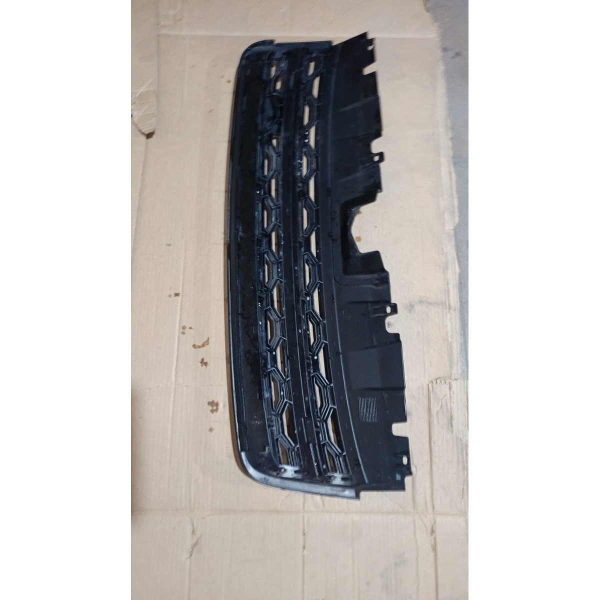 Grade Land Rover Discovery Sport Preto Com Detalhes Prateados - Imagem 5