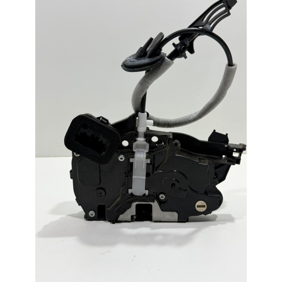 Fechadura Porta Traseira Esquerda VW Nivus 2025 2GJ839015B - Imagem 3