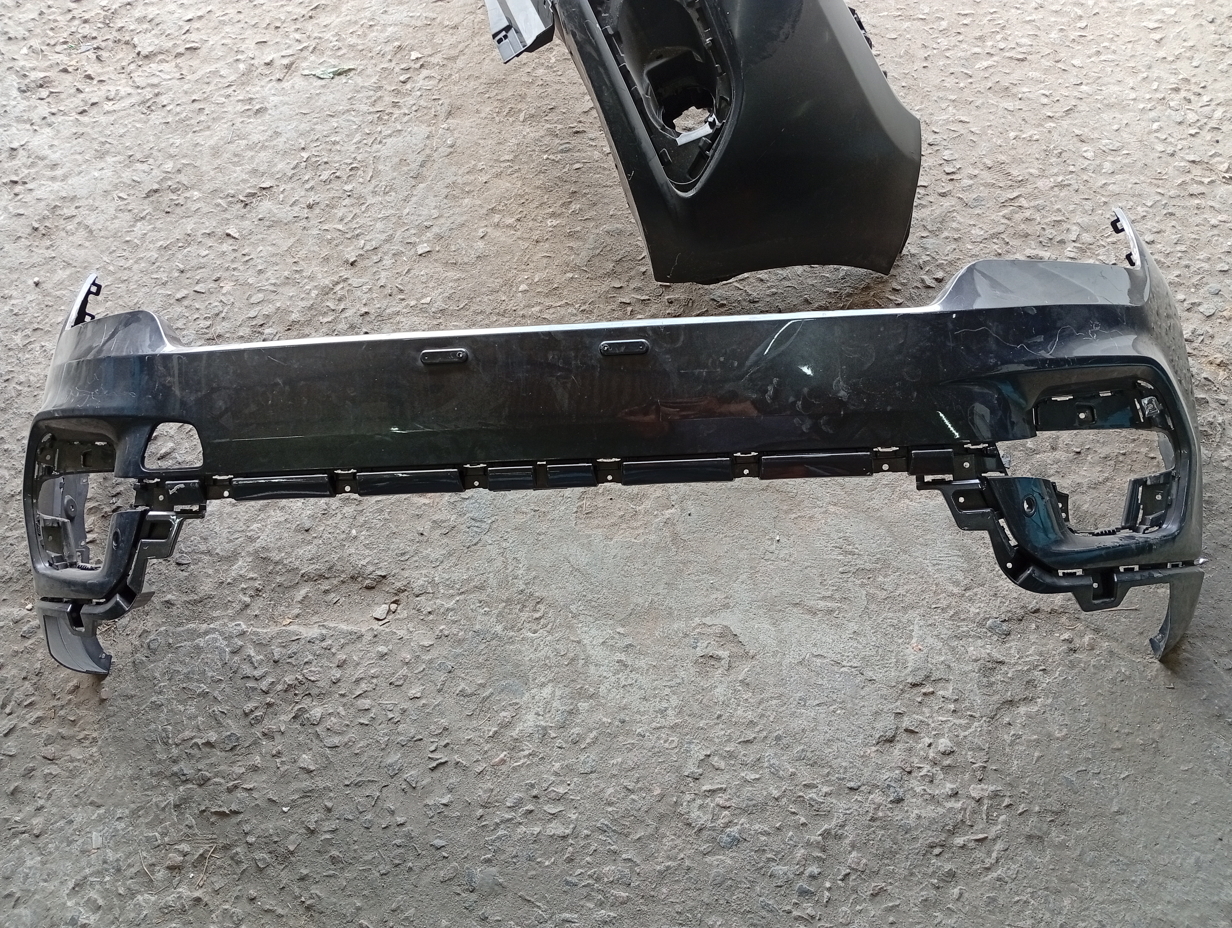 Para-choque dianteiro commander 22/24