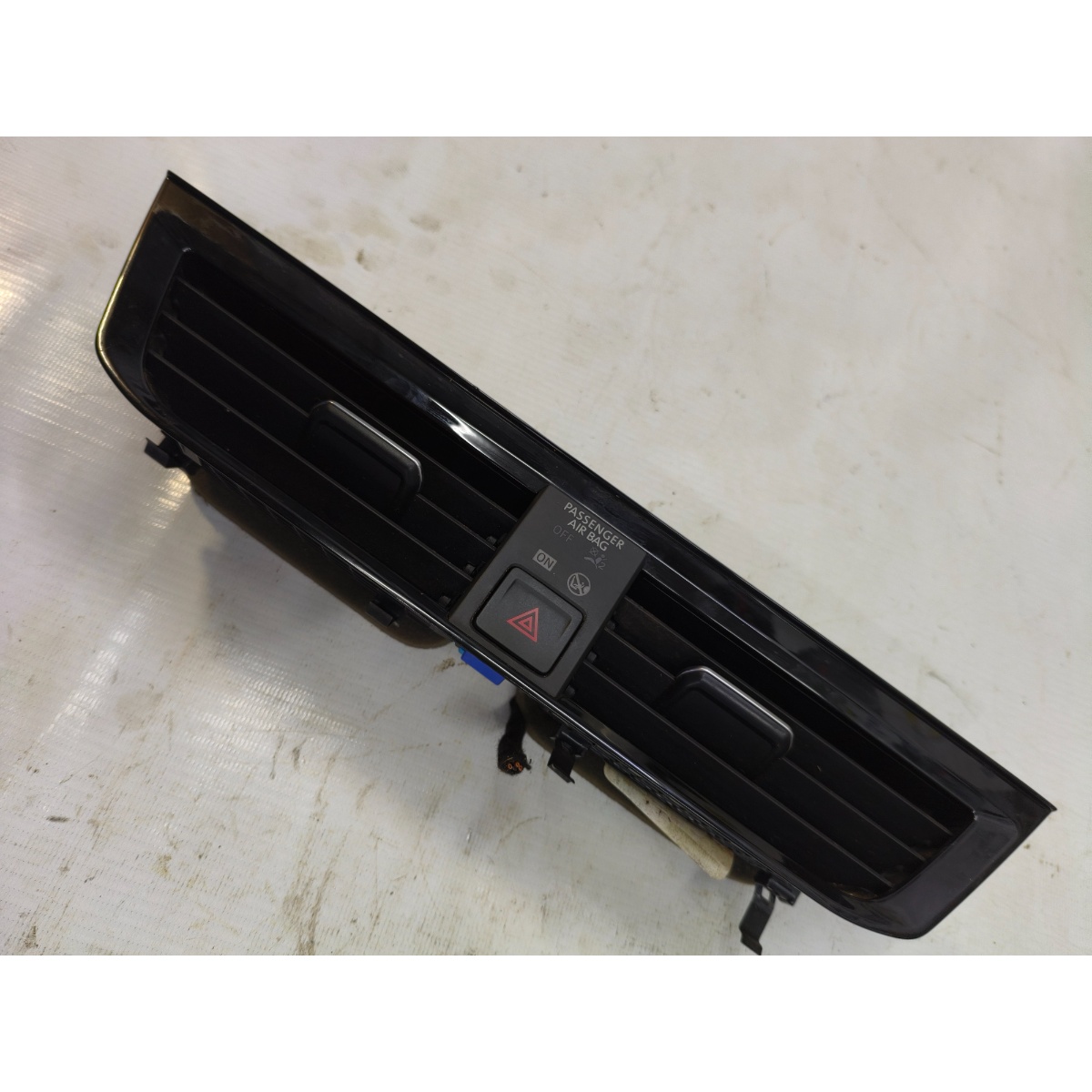 Difusor Ar Central C/Botão Alerta Vw Taos 21 A 26 2Gj819728 - Imagem 2