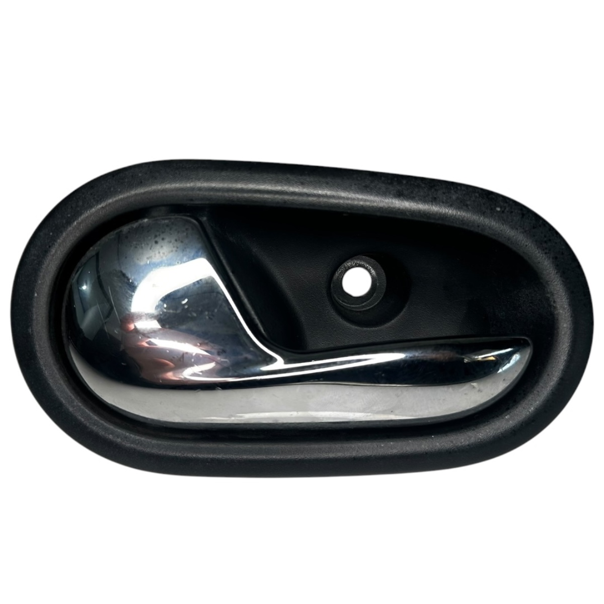 Maçaneta Interna Lado Esq Renault Sandero 2014/2018 Traseira Cromado/preto Traseira