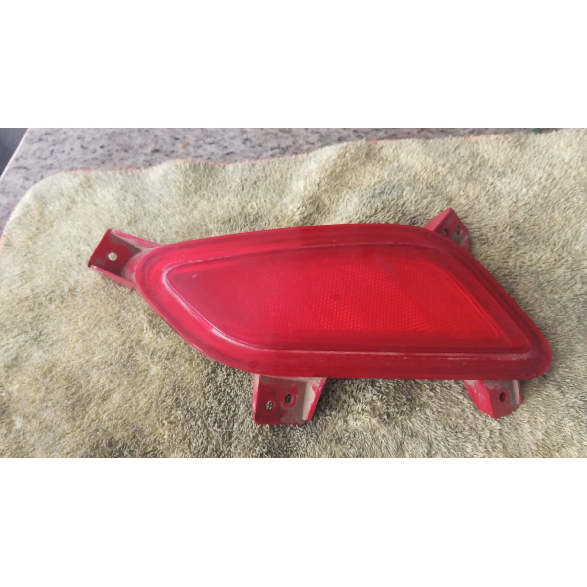 Defletor Parachoque Traseiro Direito Hyundai Veloster 11/17 Vermelho
