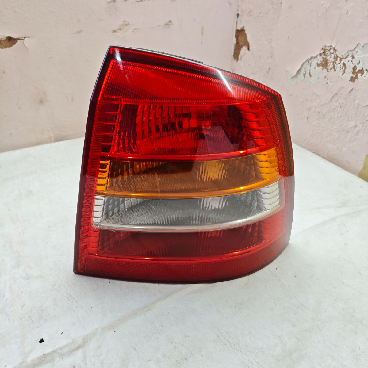 Lanterna Traseira Astra Sedan Direito 1998 A 2002 Original Direito/passageiro Vermelho/âmbar/transparente