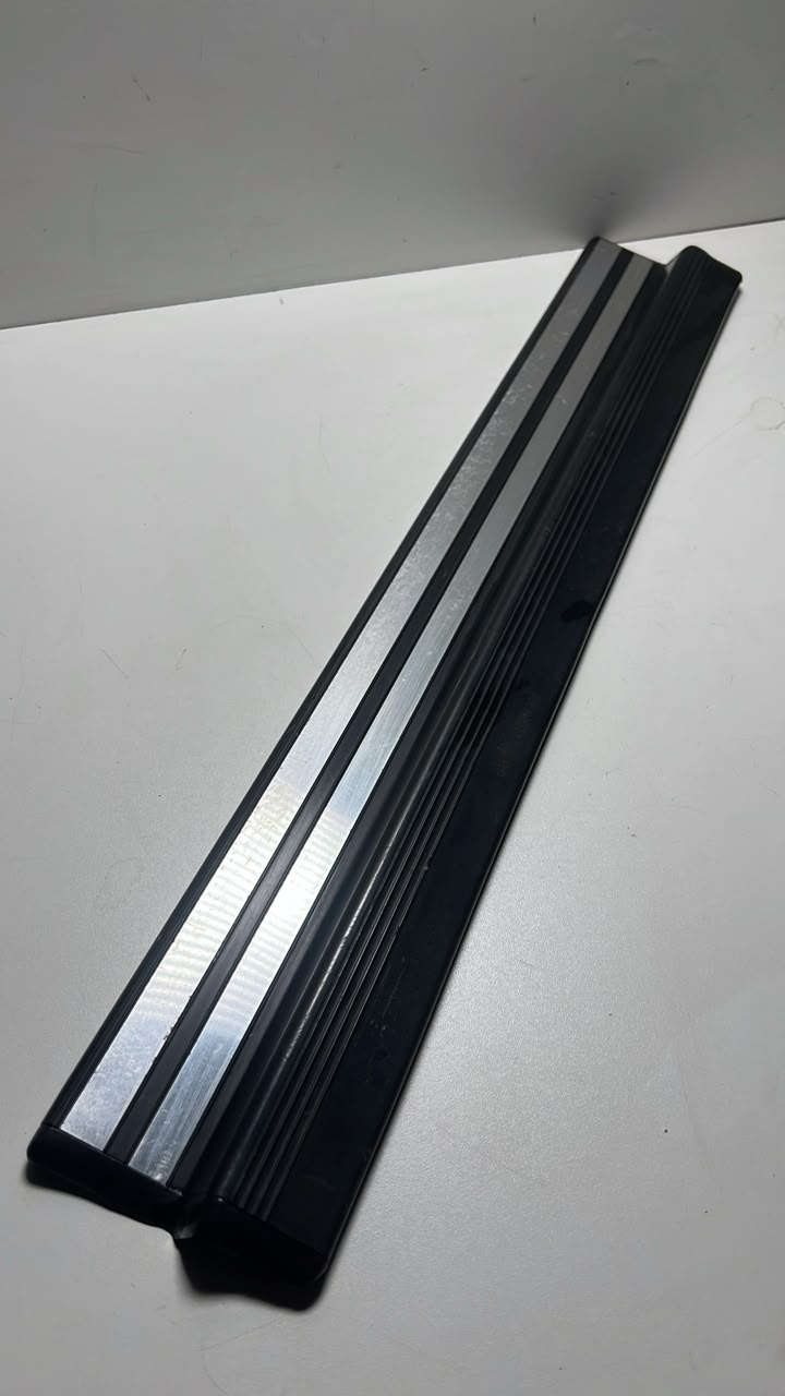 Soleira Dianteira Direita Mercedes C240 C180 95 96 97 98 99