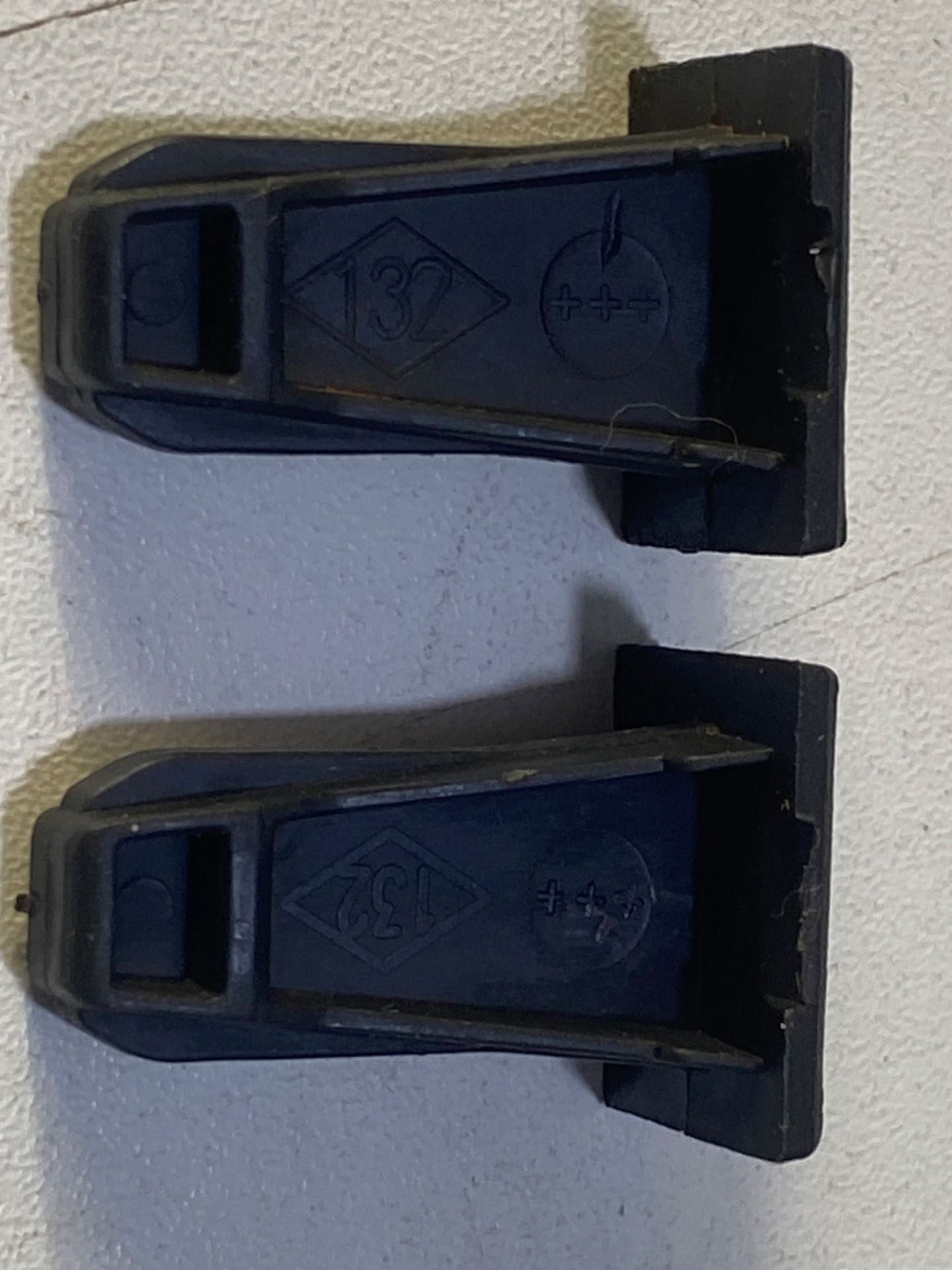 Par Grampo Moldura Parachoque Renault Master 2014/2022 - Imagem 2