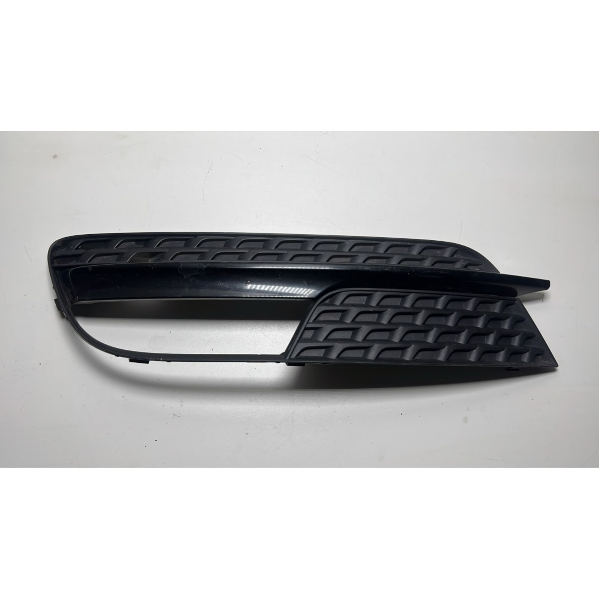 Grade Farol Milha L. Esq Audi A5 2012 A 2016 8t0807681h Preto Esquerdo