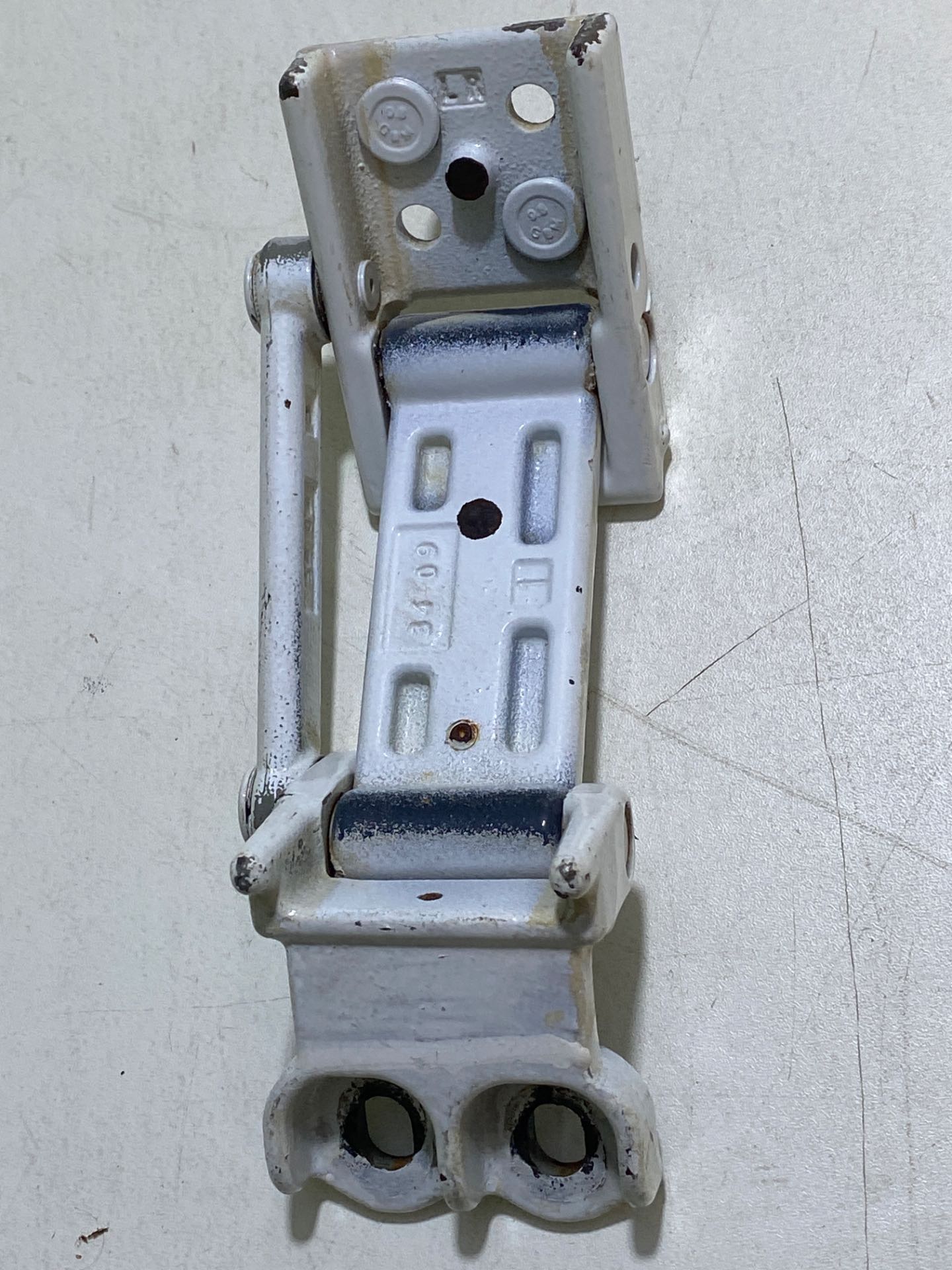 Dobradiça Superior Traseiro LD Ford Transit 2008 A 2013 Orig - Imagem 1