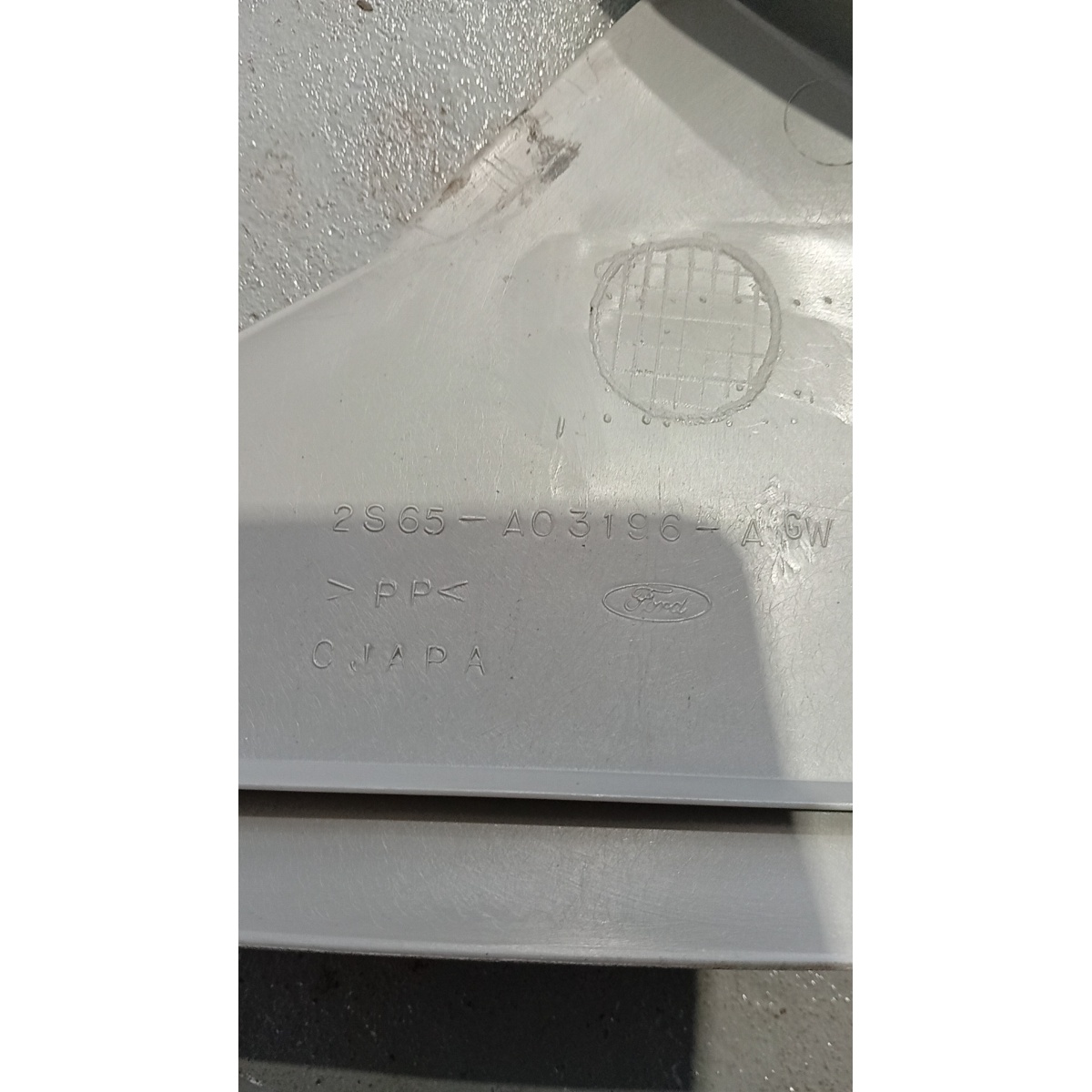 Moldura Coluna Parabrisa Diant Direito Ford Fiesta 03/14