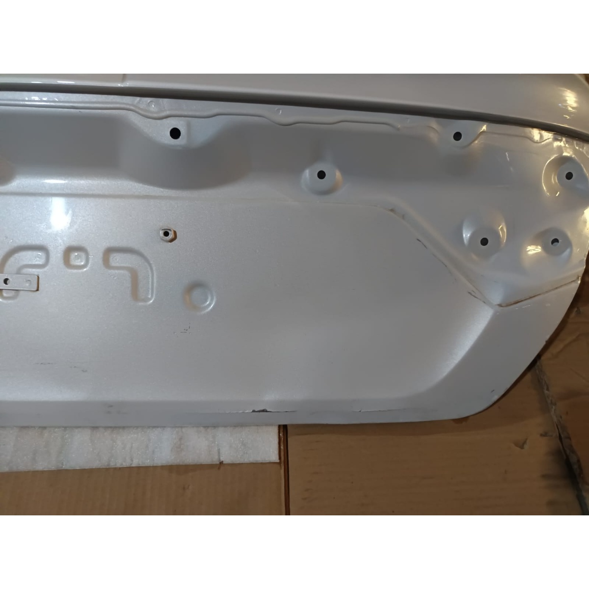 Tampa Traseira Honda Civic G10 Com Avaria Para Recuperar Branco - Imagem 4