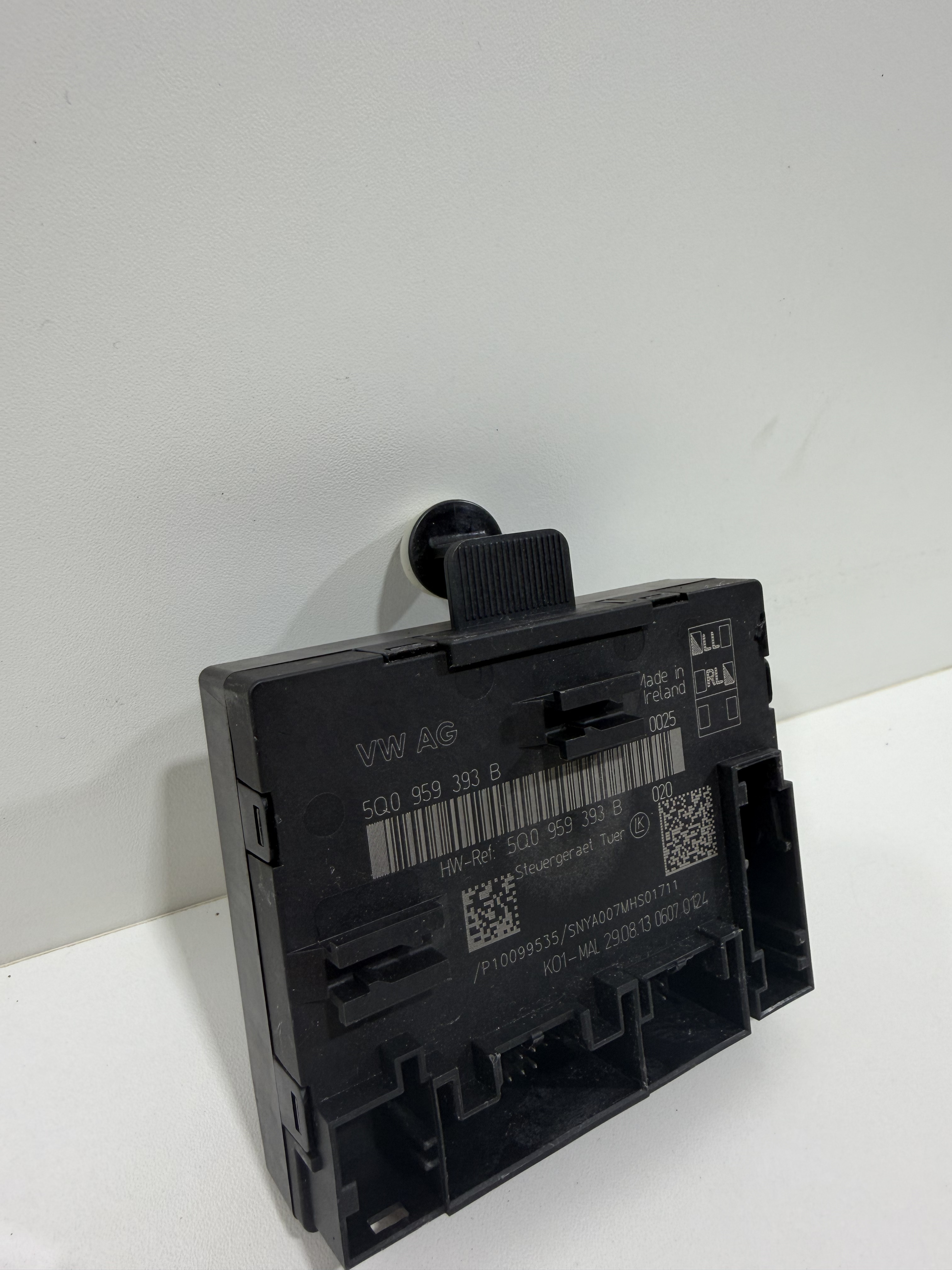 Módulo Trava Porta Audi A3 Dianteiro Esquerdo 5Q0959393B - Imagem 3