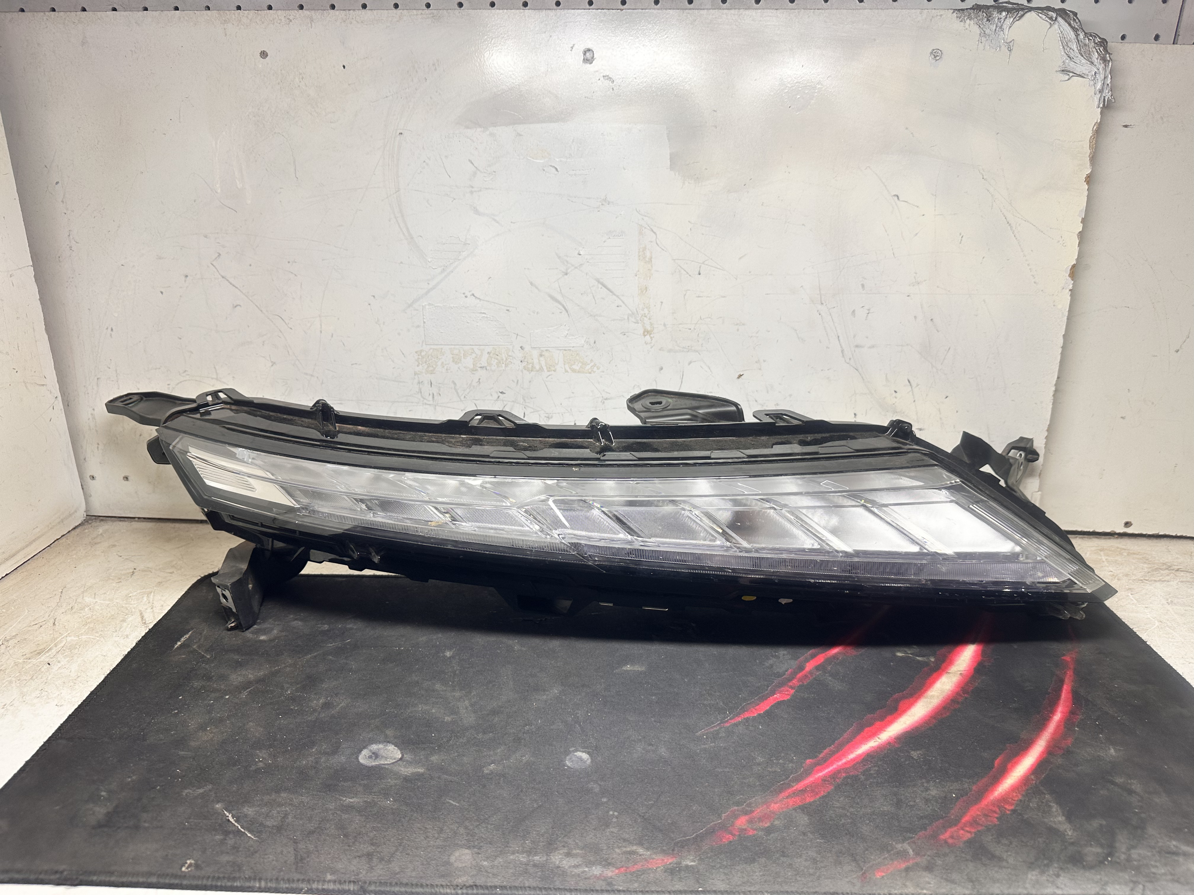 Farol  Mitsubishi Eclipse Cross (Modelos 2023 A 2025) - Imagem 1
