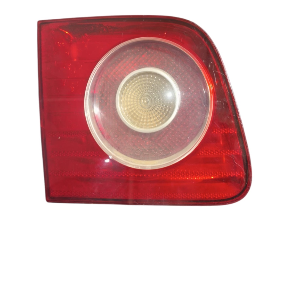 Lanterna Tampa Traseira Esquerda Polo Sedan 2007/2014 Esquerdo/motorista Vermelho