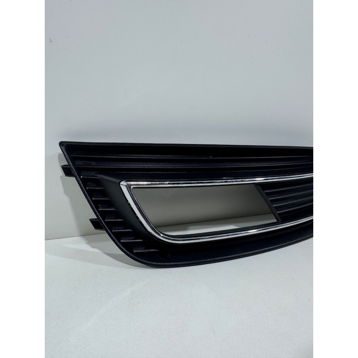 Grade Farol de Milha Esquerda Audi A4 2013-2015 - 8kd807681b - Imagem 2