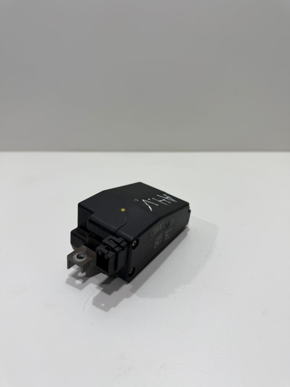 Modulo Trava Da Ignição Audi A4 Avant 2009 A 2015 Original - Imagem 2