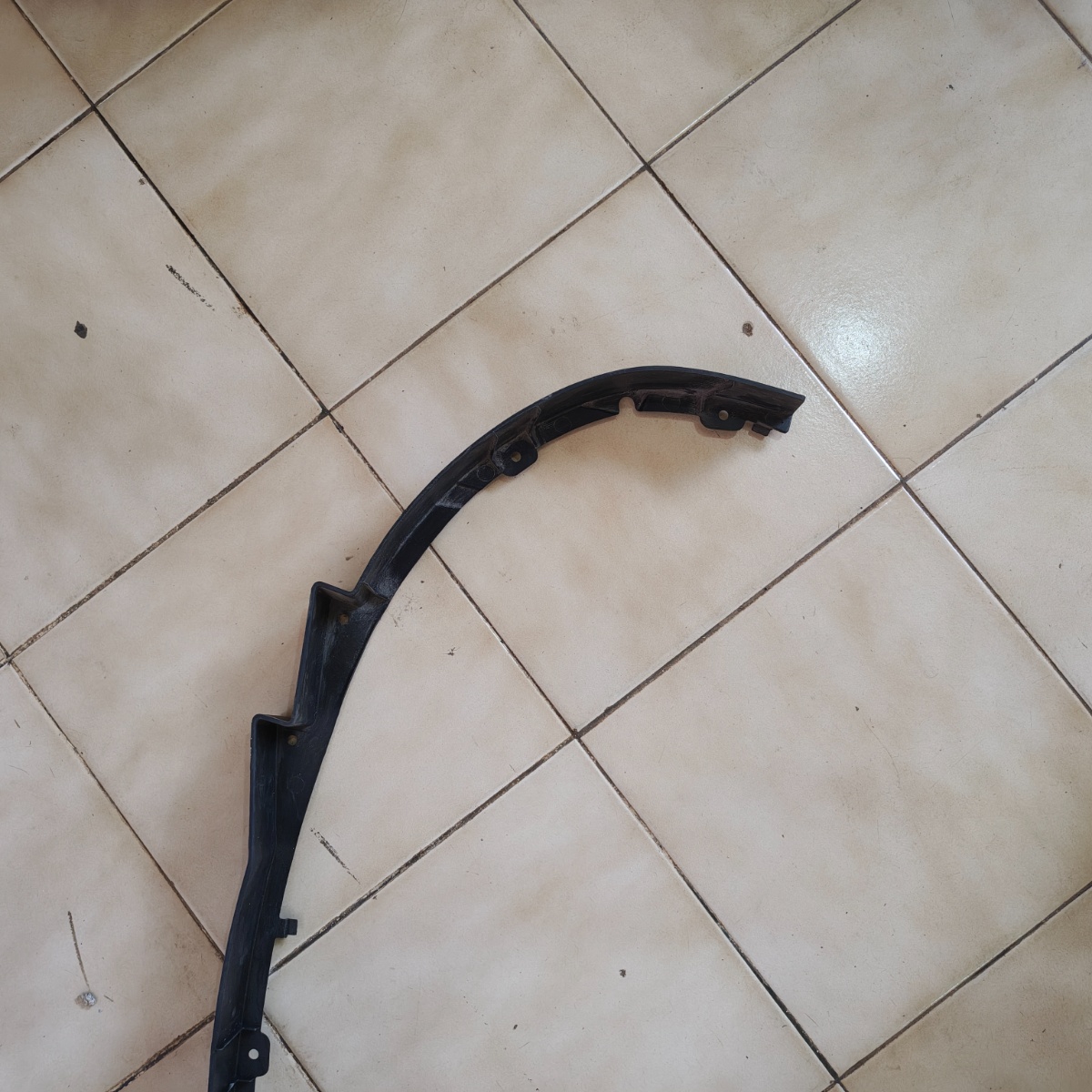 Spoiler Inferior Parachoque Dianteiro Montana 2013/2016 Preta - Imagem 3