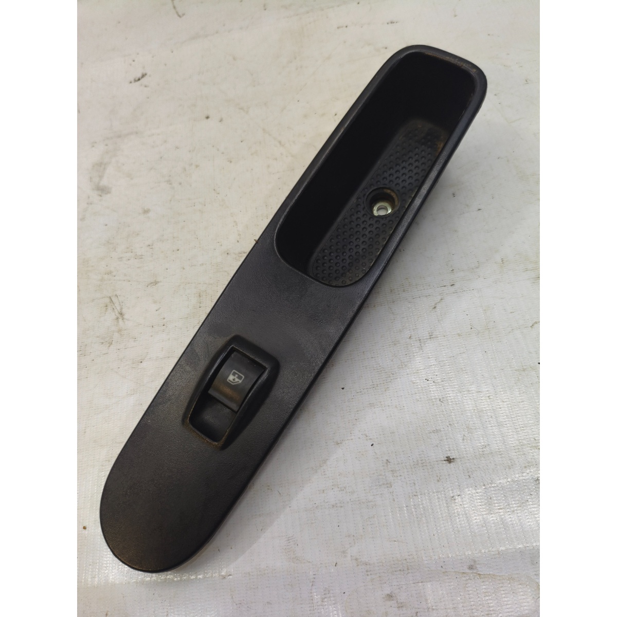 Moldura Botão Vidro Diant Dir Mobi 2017 A 2022 100230381 - Imagem 2