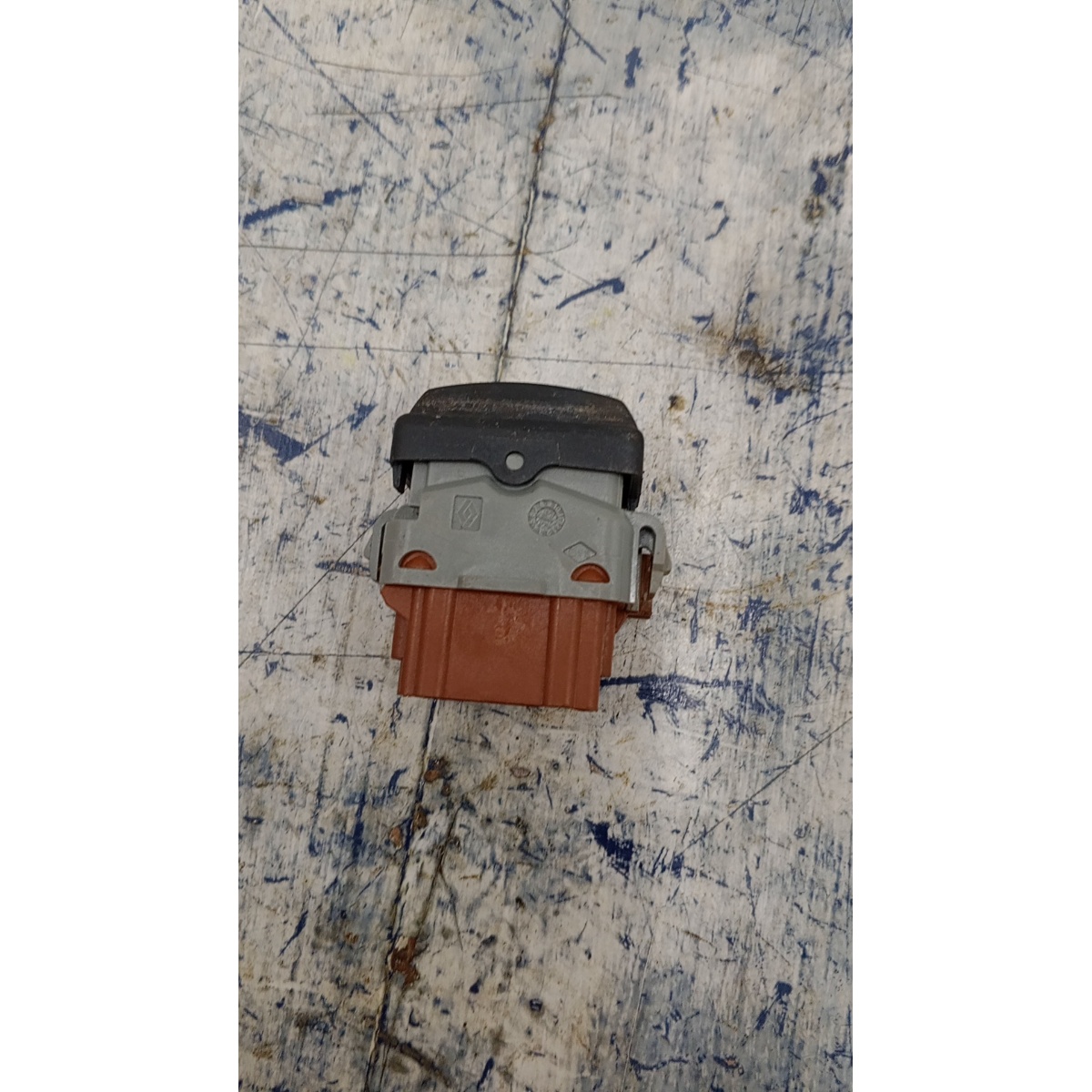 Botão Sensor Estacionamento Duster - Imagem 3