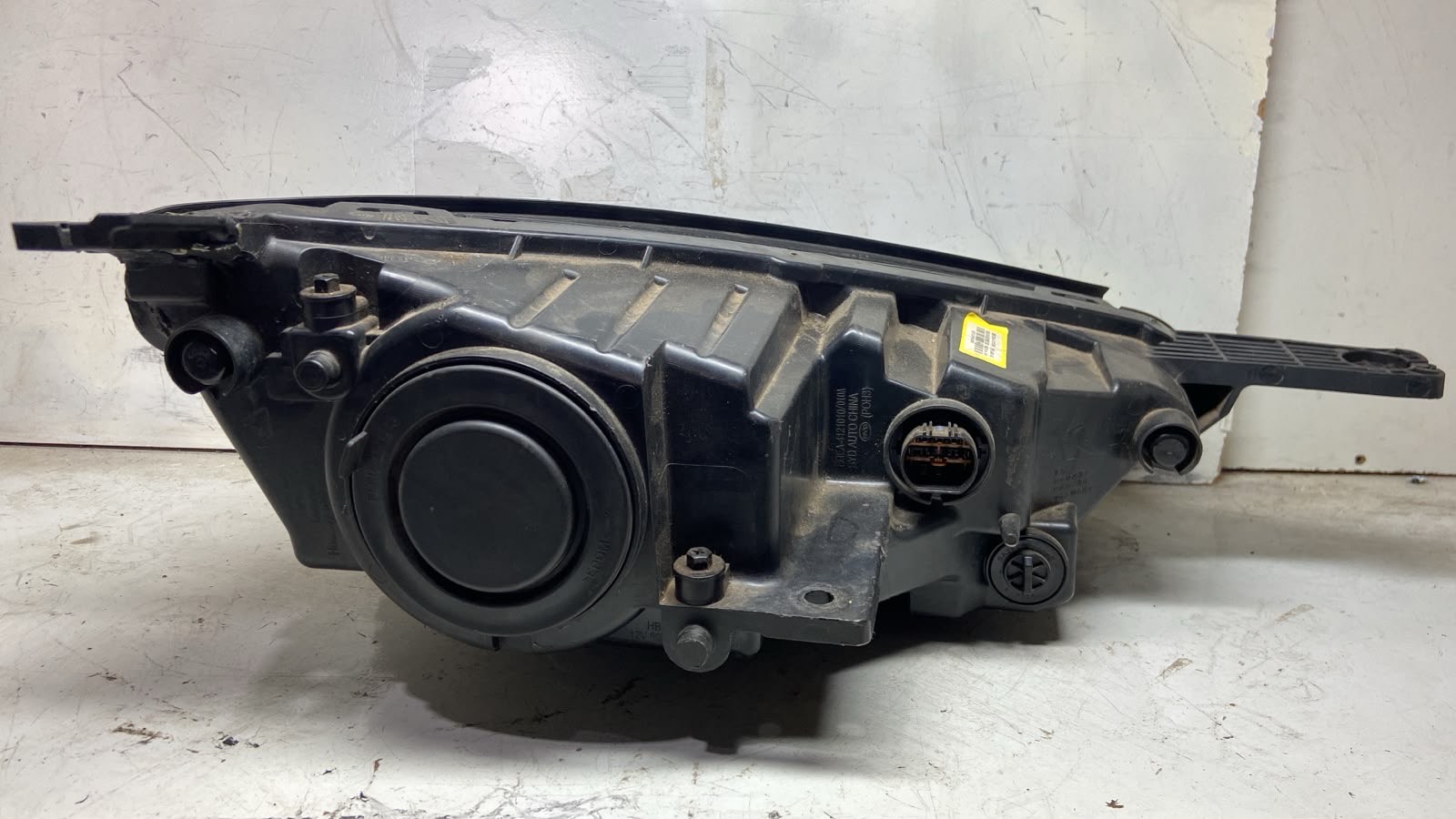 Farol Byd Dolf Lado Esquerdo 2024 - Imagem 2
