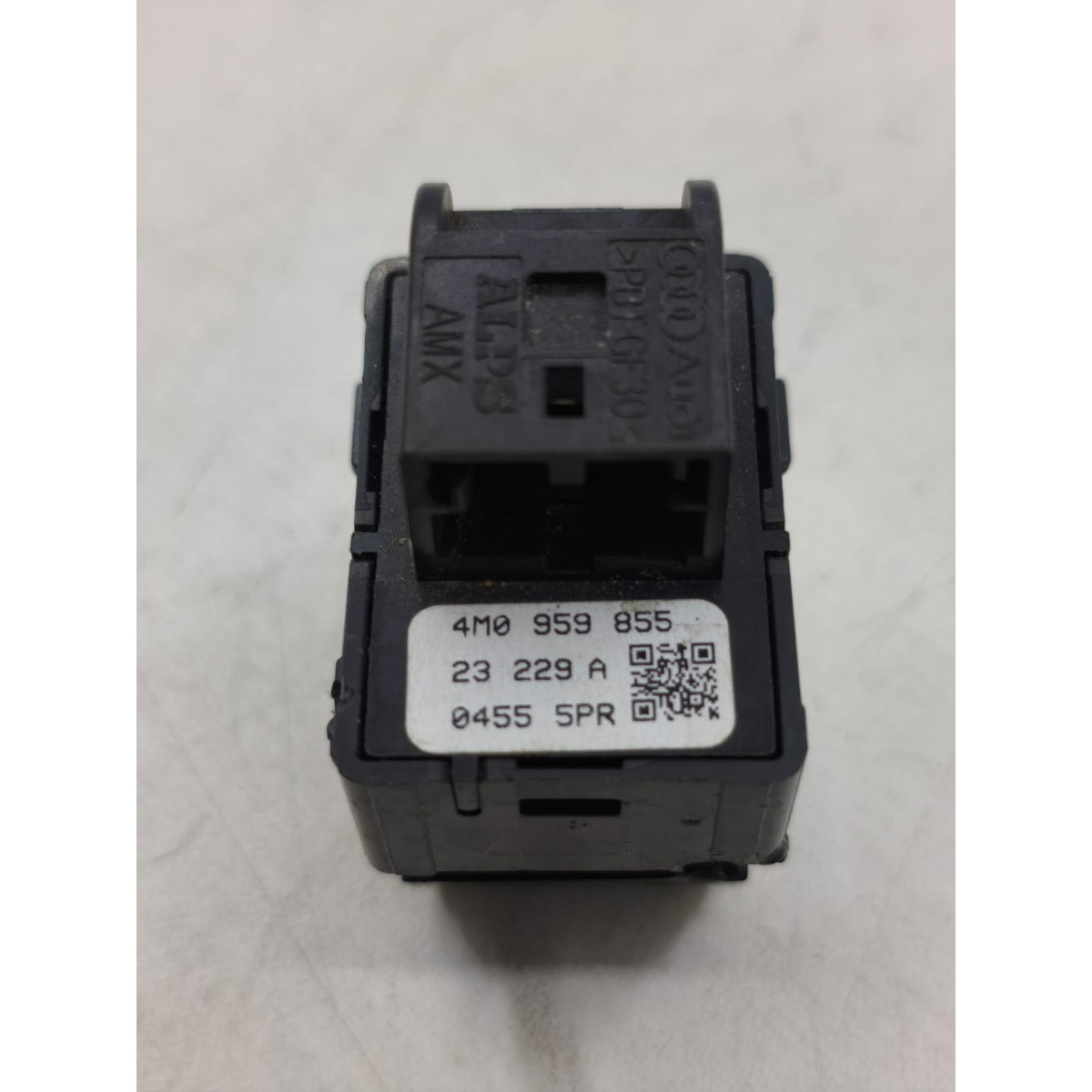 Botão Vidro Traseiro Esquerdo Audi Q5 2023 4M0959855 (Usado) - Imagem 3