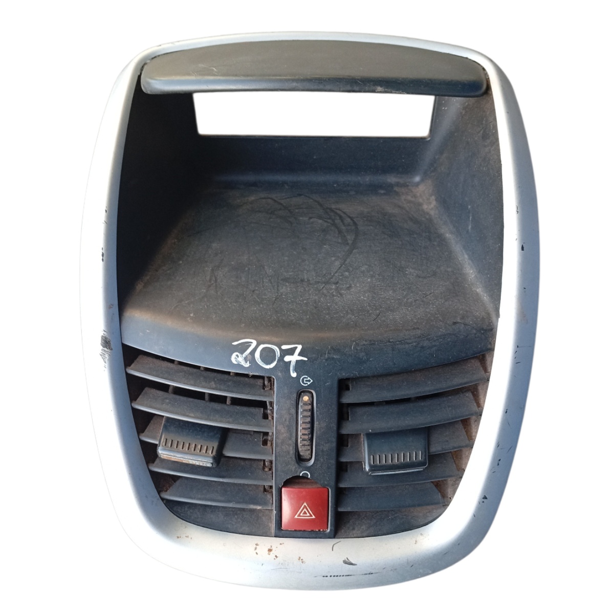 Difusor Ar Central Peugeot 207 com detalhe