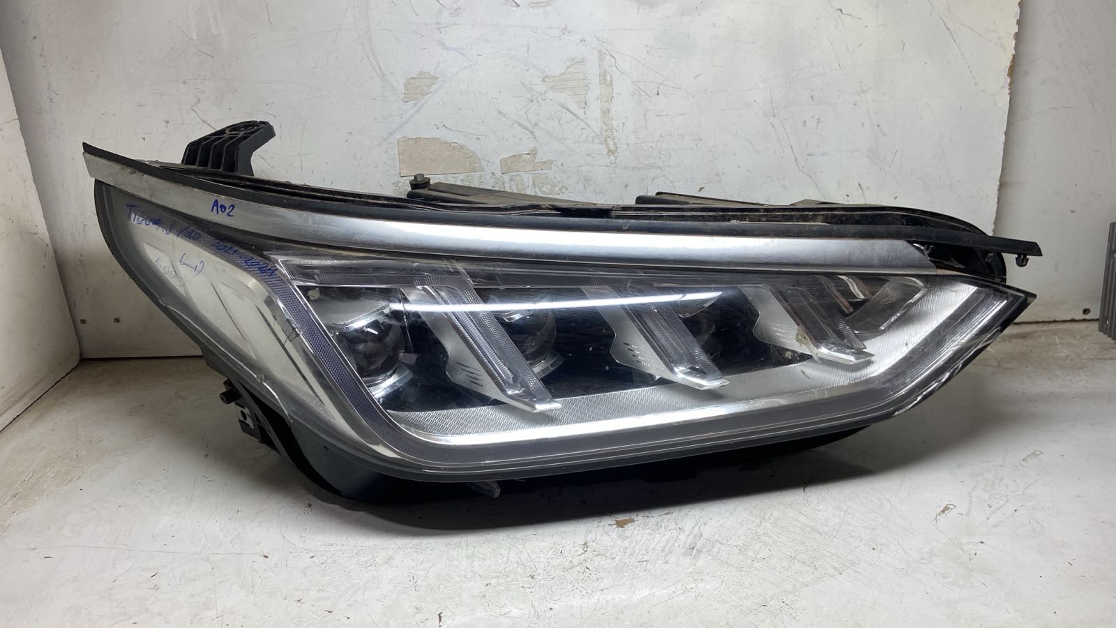 Farol Tiggo 8 Pro Lado Direito  2021 A 2024